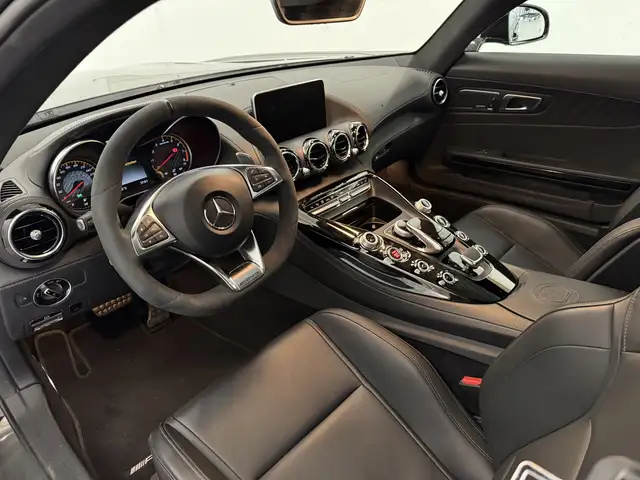 Mercedes-Benz Amg GT view 7