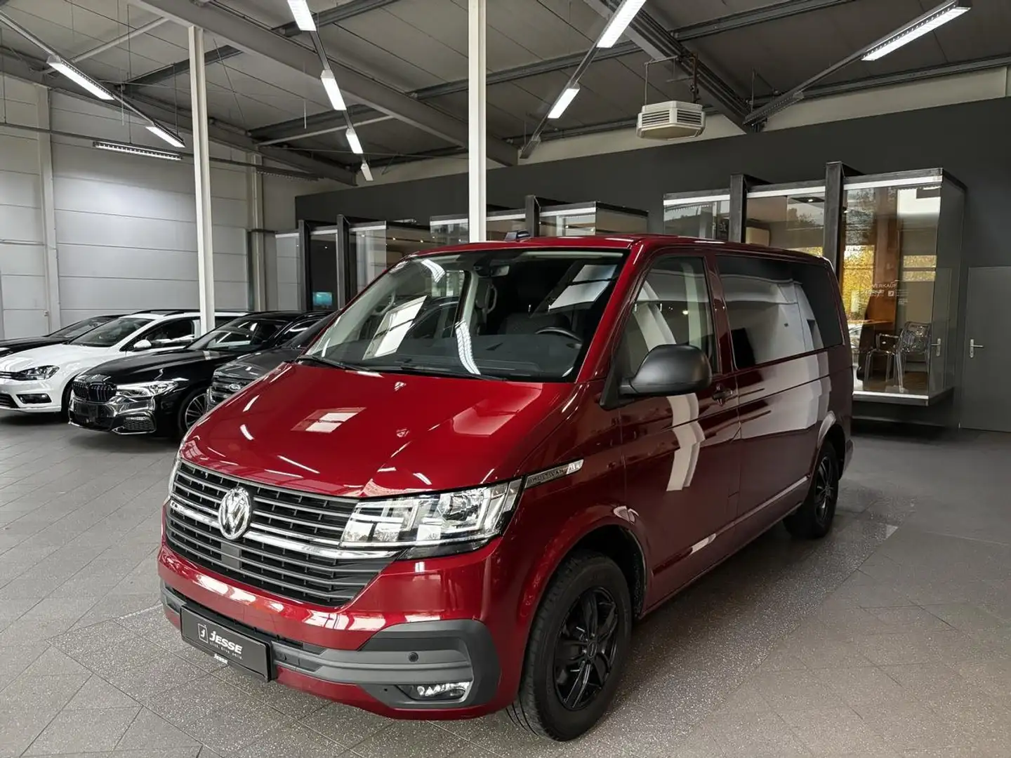 Volkswagen T6 Multivan T6.1 2.0 TDI DSG 7Sitzer Navi RCAM AHK Rouge - 1