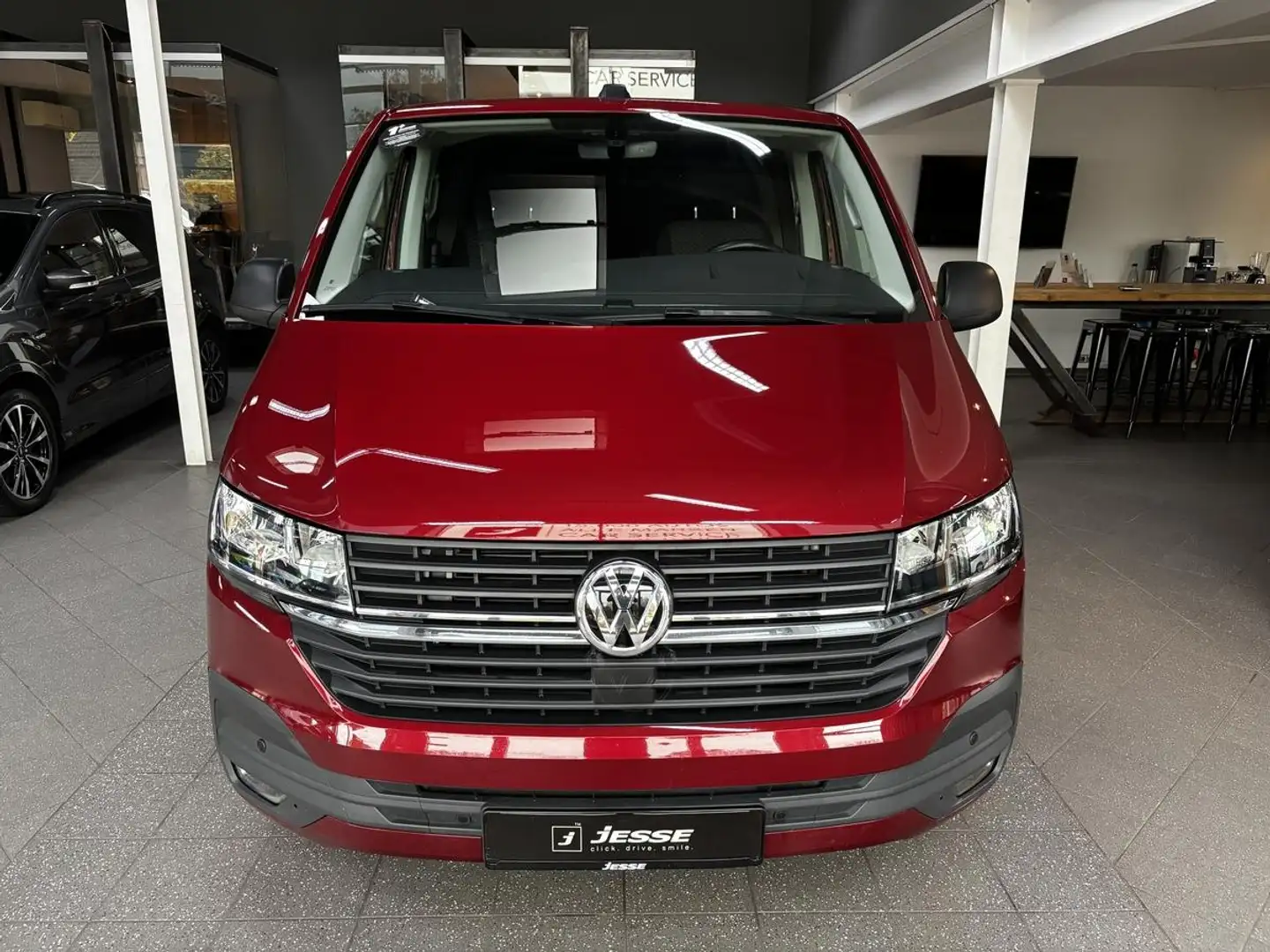 Volkswagen T6 Multivan T6.1 2.0 TDI DSG 7Sitzer Navi RCAM AHK Rot - 2