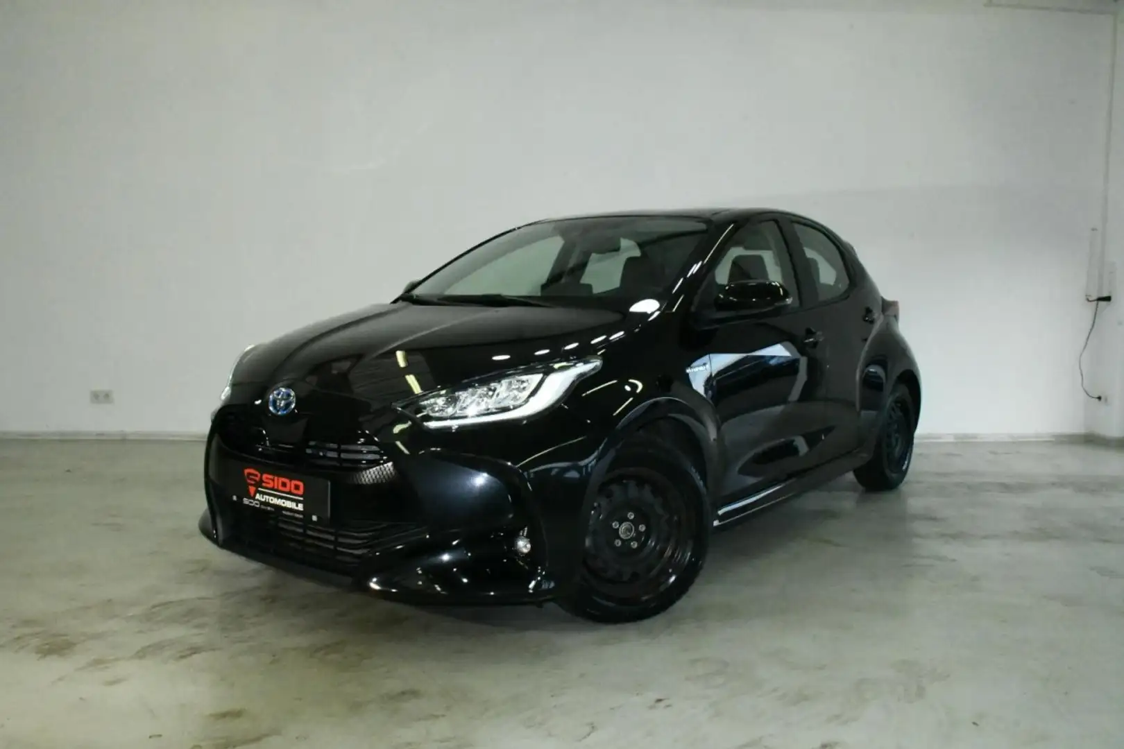 Toyota Yaris Hybrid Team D ACC*KEY*APP*SHZ*CAM*KLIMA Klima Schwarz - 1