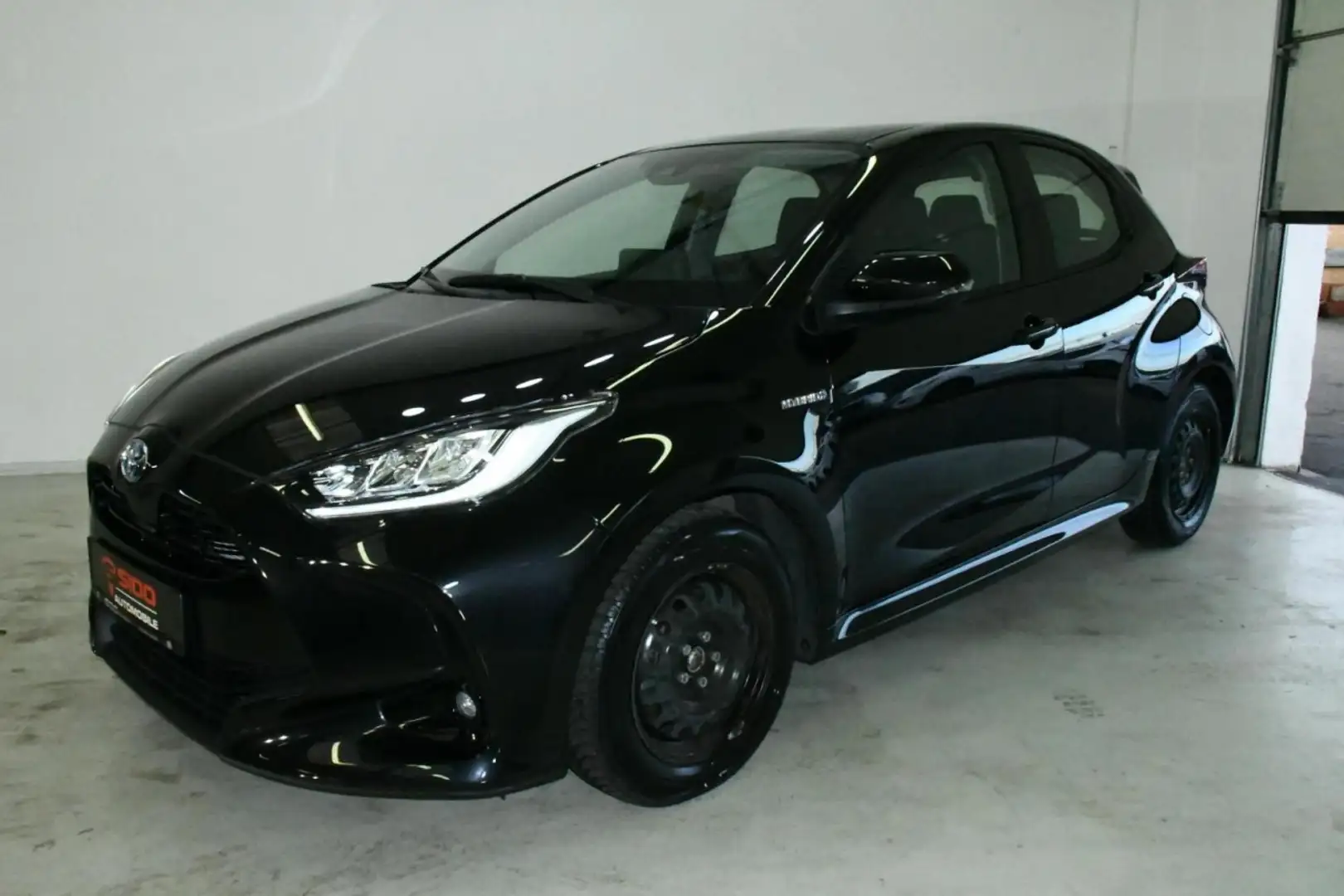 Toyota Yaris Hybrid Team D ACC*KEY*APP*SHZ*CAM*KLIMA Klima Schwarz - 2