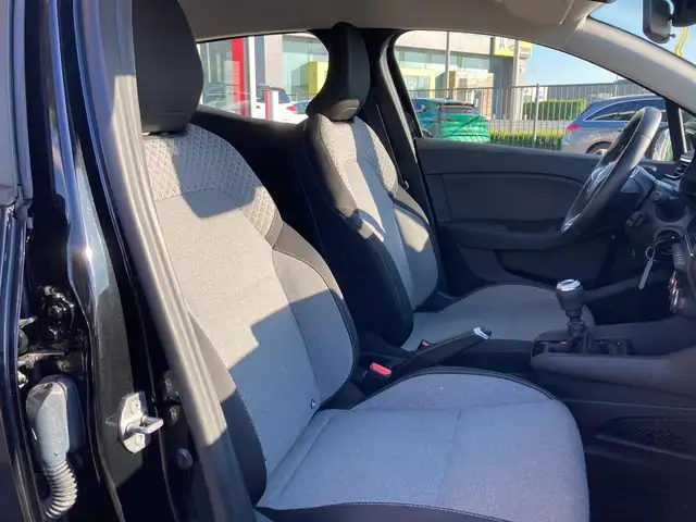 Renault Clio view 15