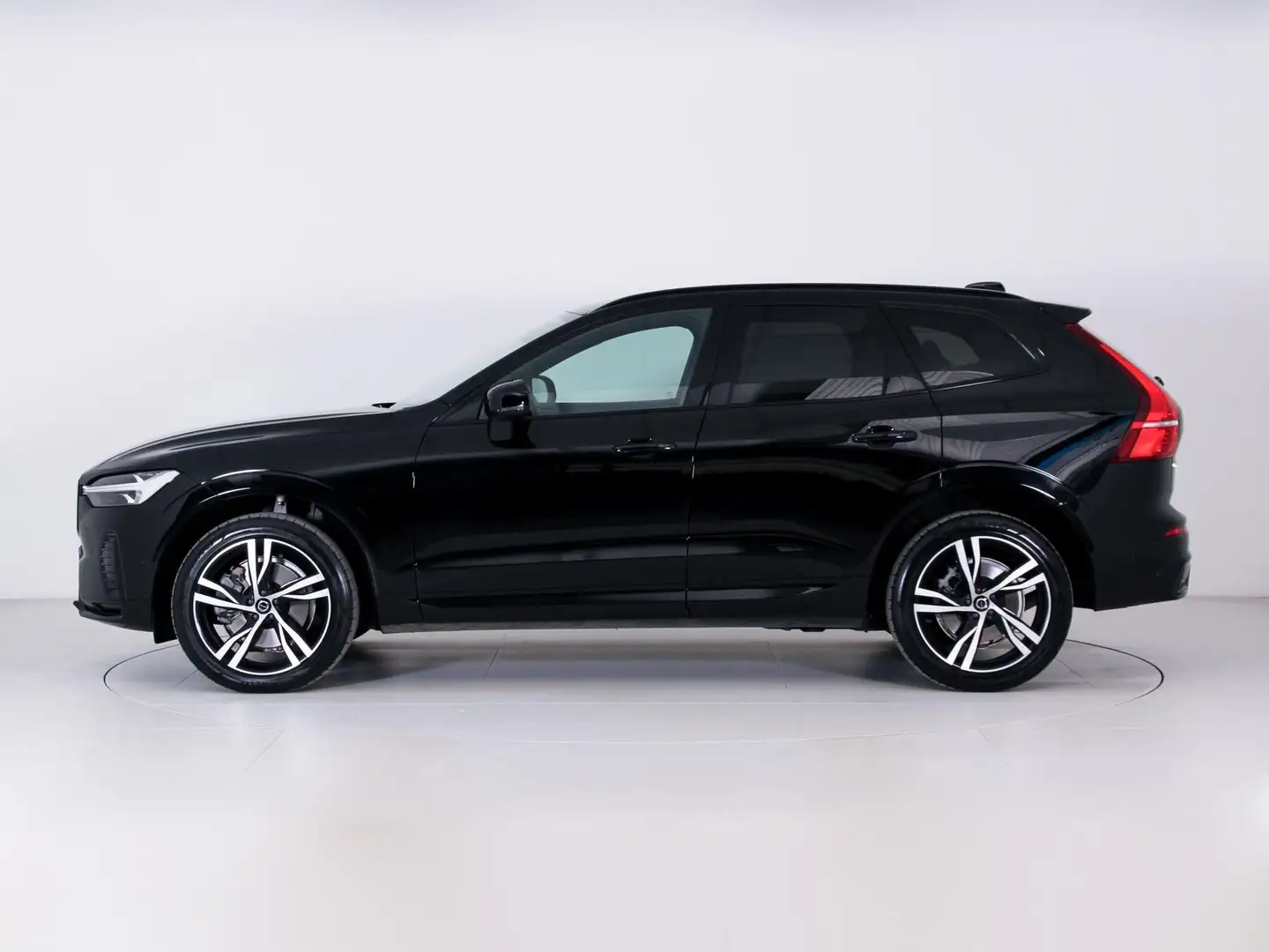 Volvo XC60 XC60 B4 (d) 197CV AWD AUT PLUS DARK Schwarz - 2