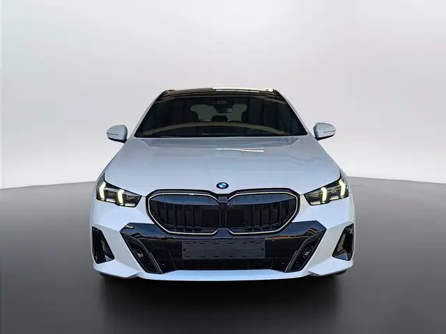 BMW 5 Series view 2
