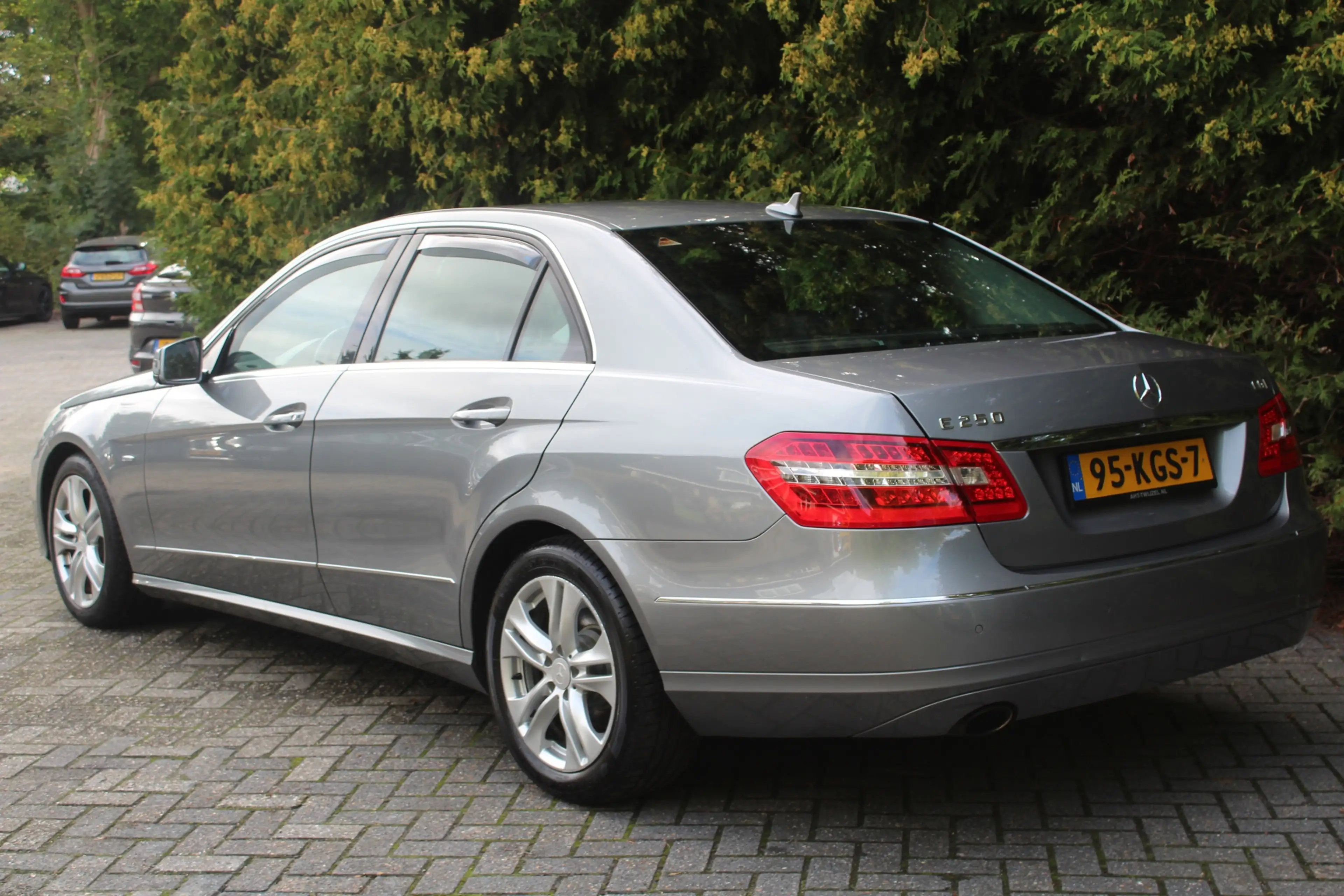 Mercedes-Benz E 250 CGI Avantgarde 204PK Automaat | Navigatie | Parkee — photo 6