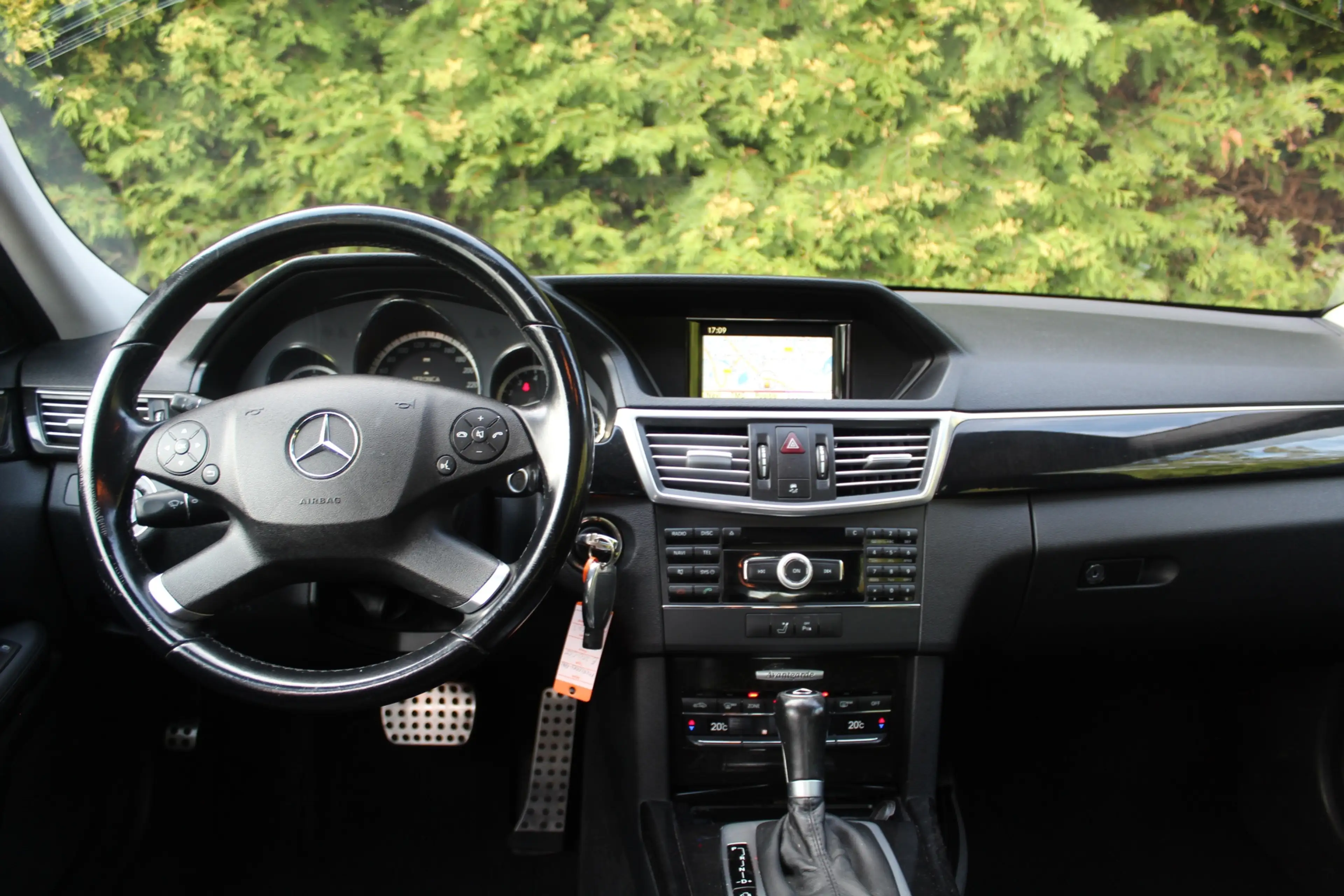 Mercedes-Benz E 250 CGI Avantgarde 204PK Automaat | Navigatie | Parkee — photo 4