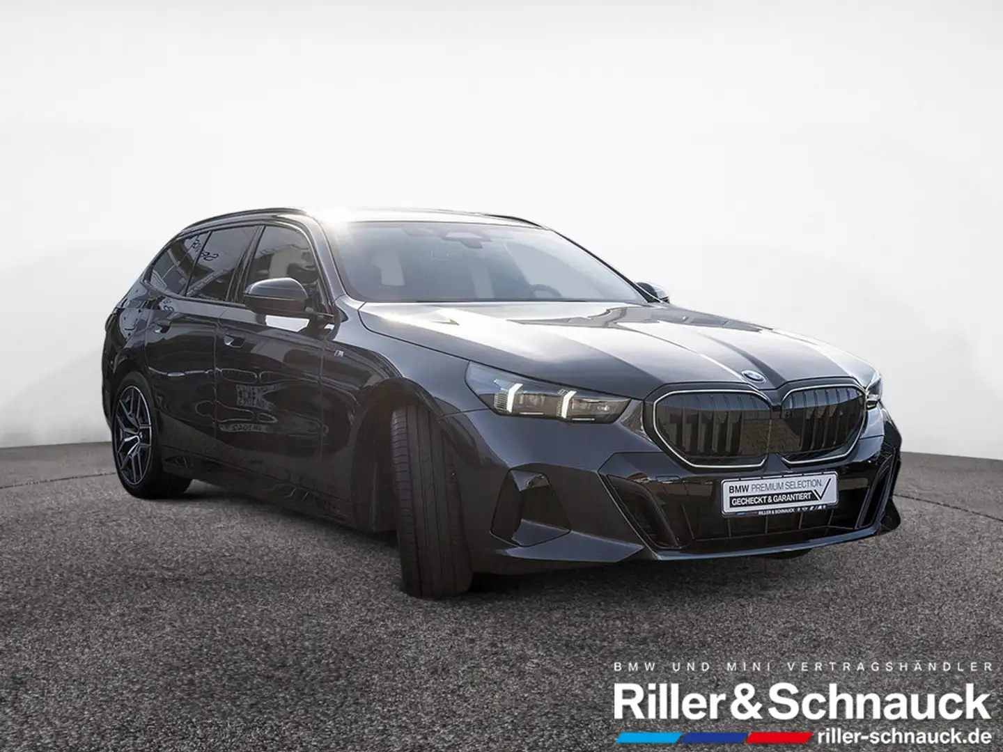 BMW 520 d Touring xDrive M-Sport HUD LED PANO 360° Grau - 2