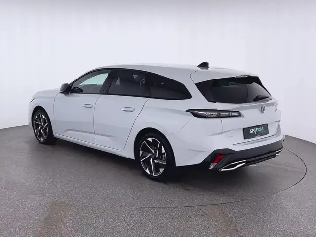 Peugeot 308 view 4