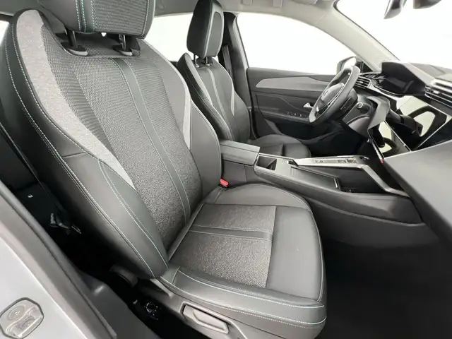 Peugeot 308 view 9