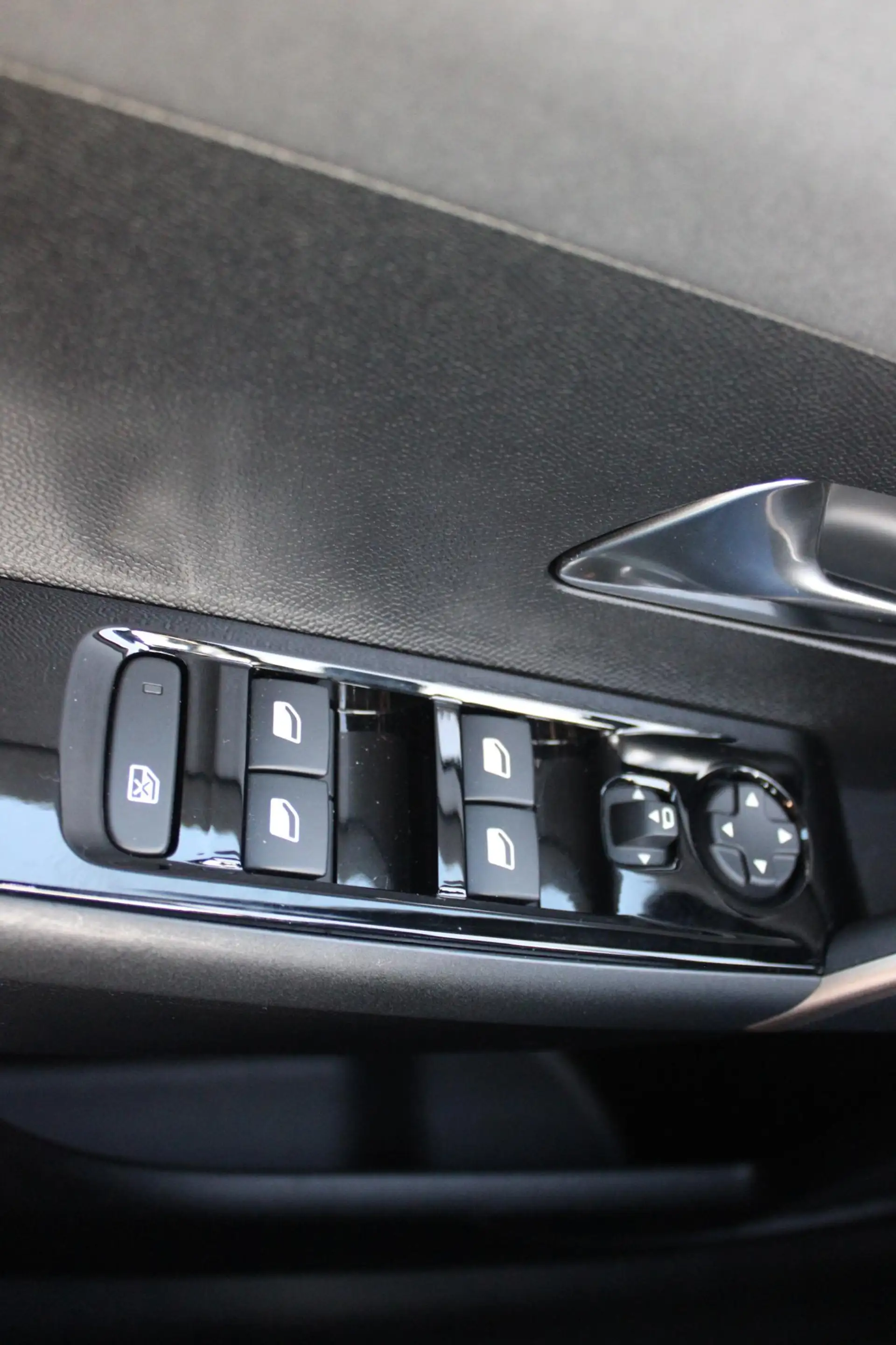 Lancia Ypsilon 1.2 110PK Turbo Hybrid LX | CAMERA VOOR/ ACHTER | — photo 14