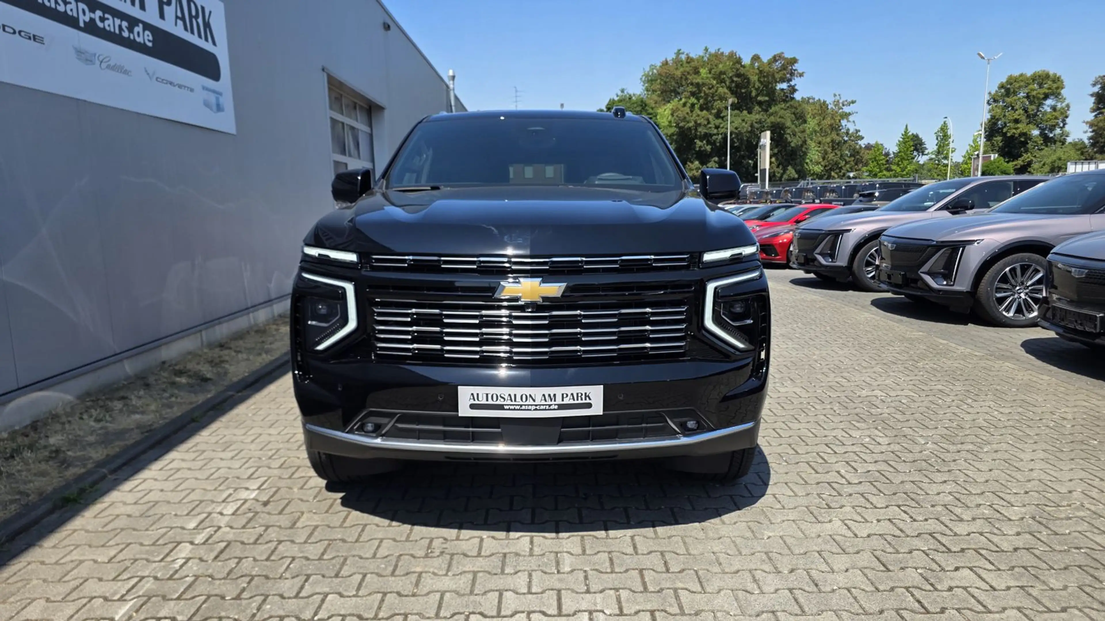 Chevrolet Suburban High Country 6,2 V8 MY 2026 — photo 2