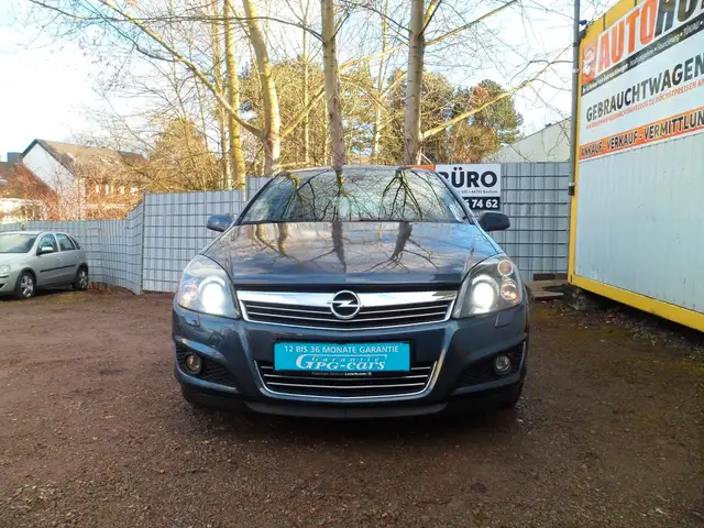 Opel Astra view 3