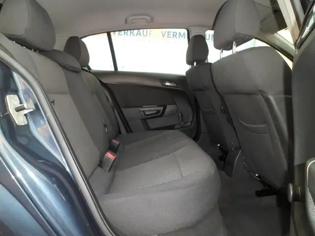 Opel Astra view 11