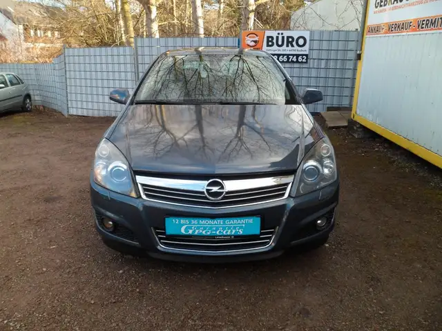 Opel Astra view 4