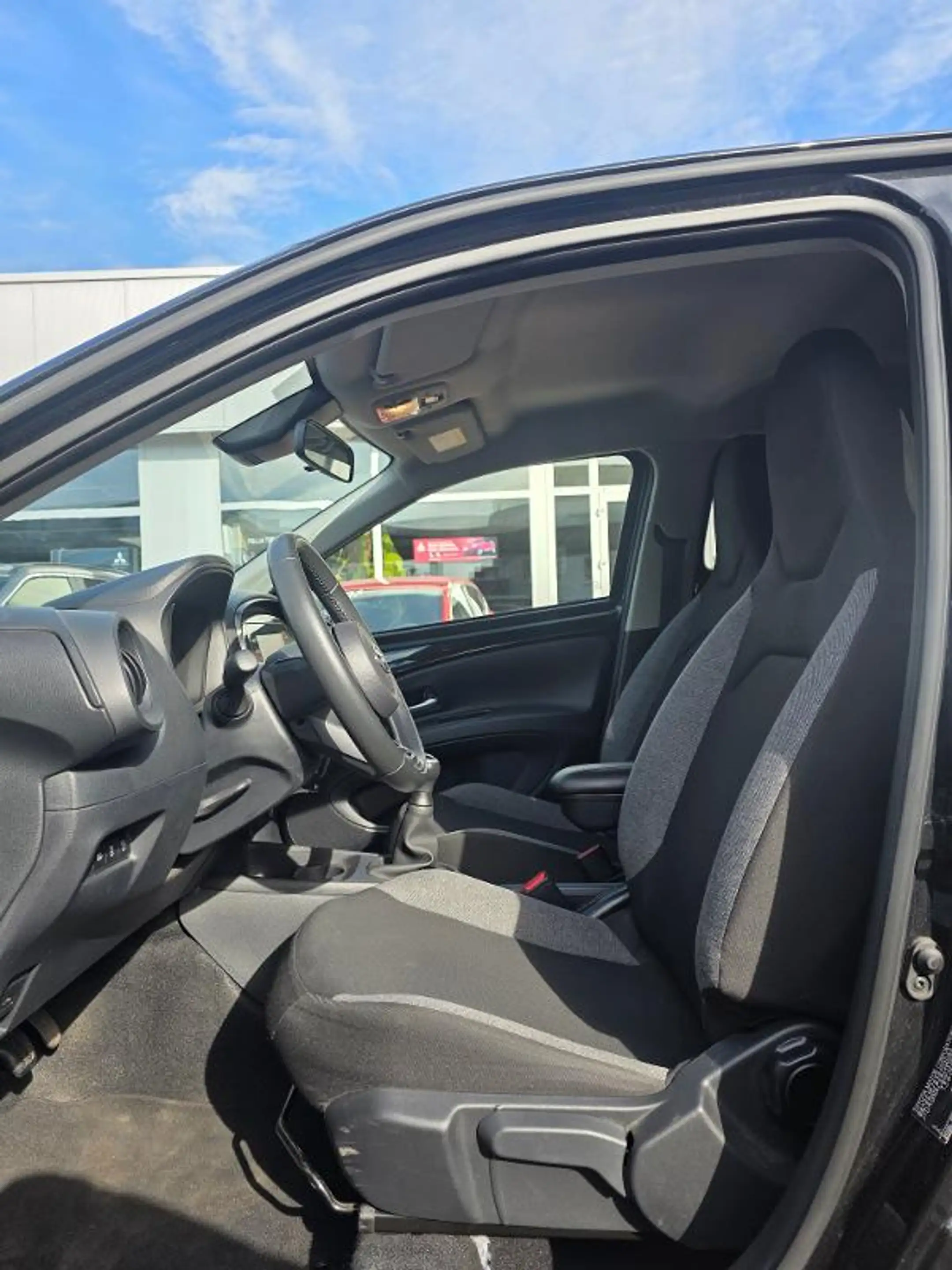 Toyota Aygo X 1.0 — photo 3