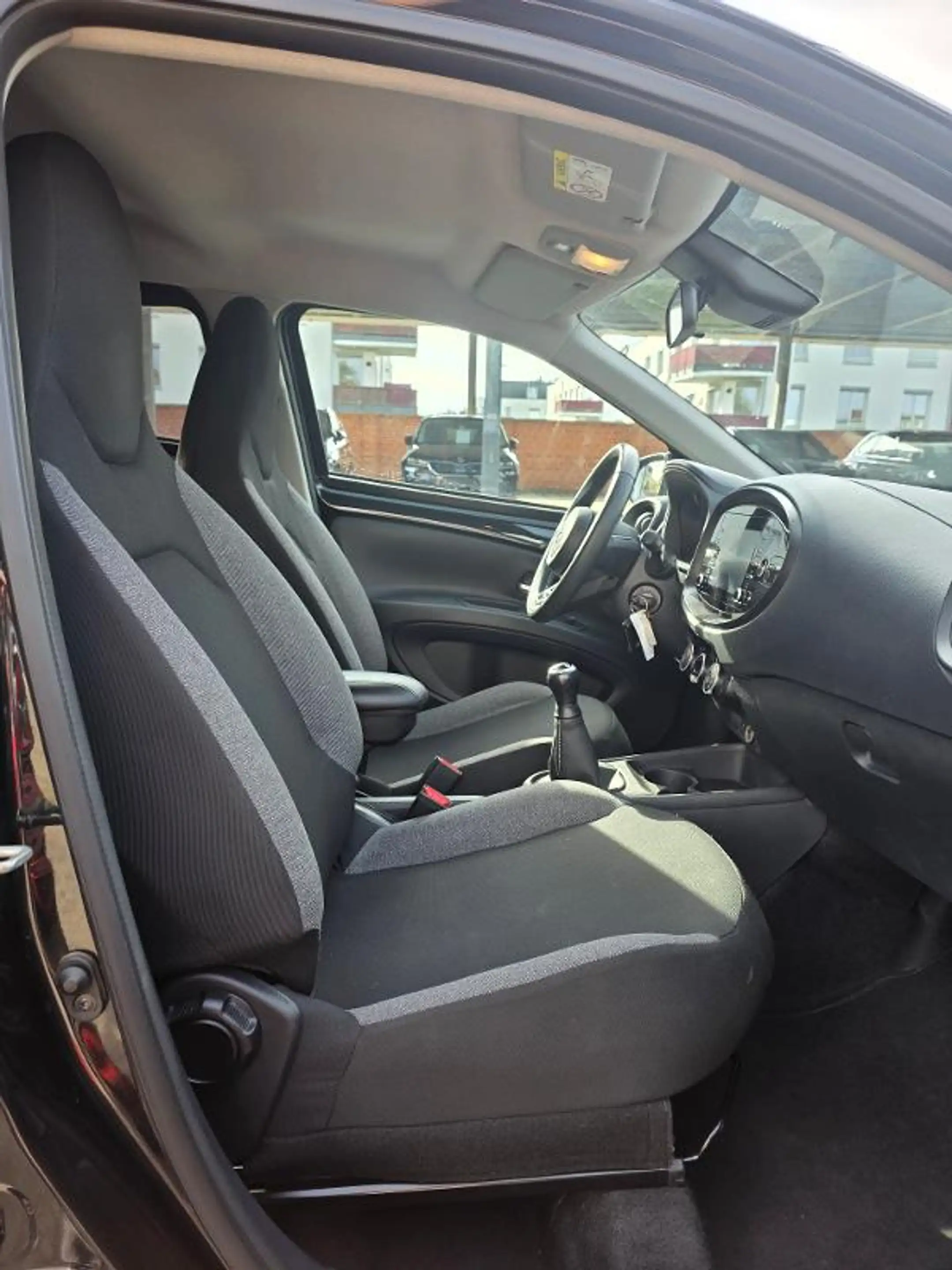 Toyota Aygo X 1.0 — photo 8