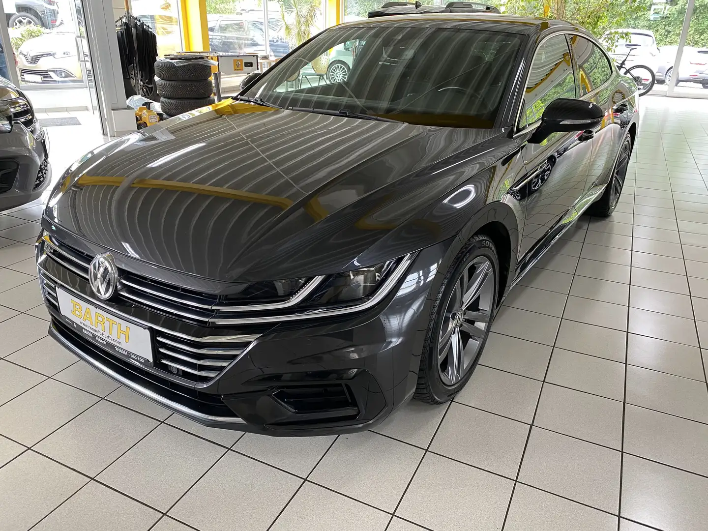 Volkswagen Arteon R-Line Grau - 2