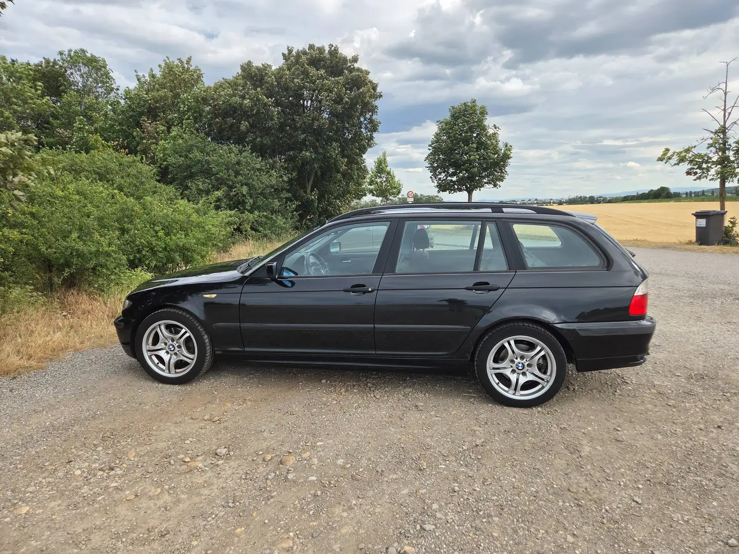 BMW 320 320d touring Schwarz - 2