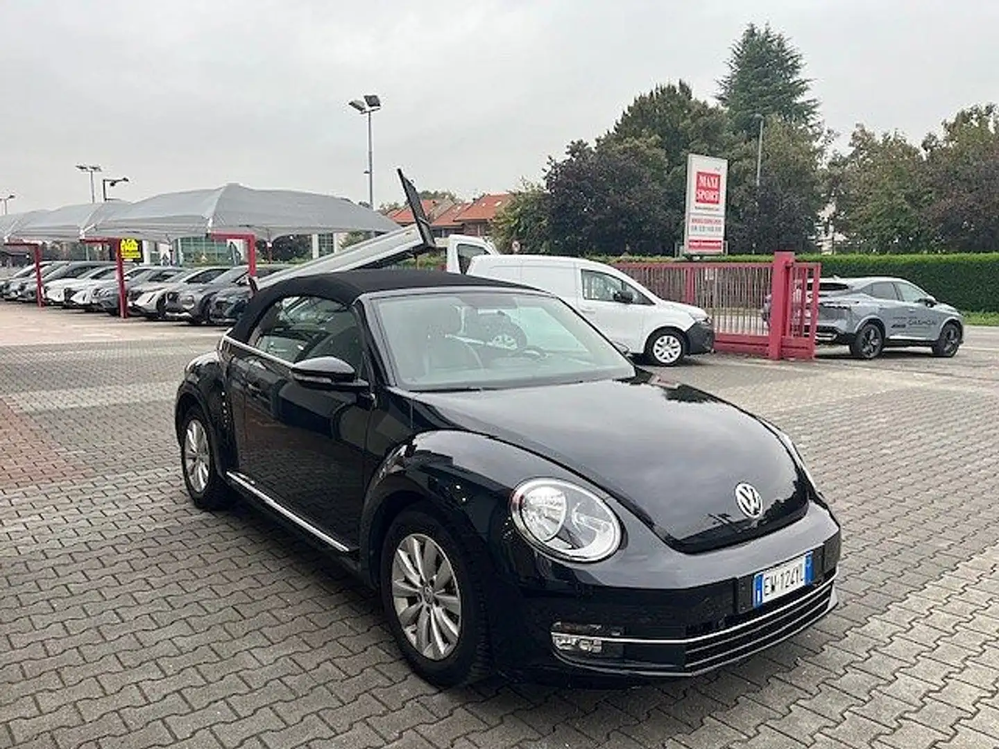 Volkswagen New Beetle Maggiolino Cabrio 1.6 TDI DSG Design Nero - 2