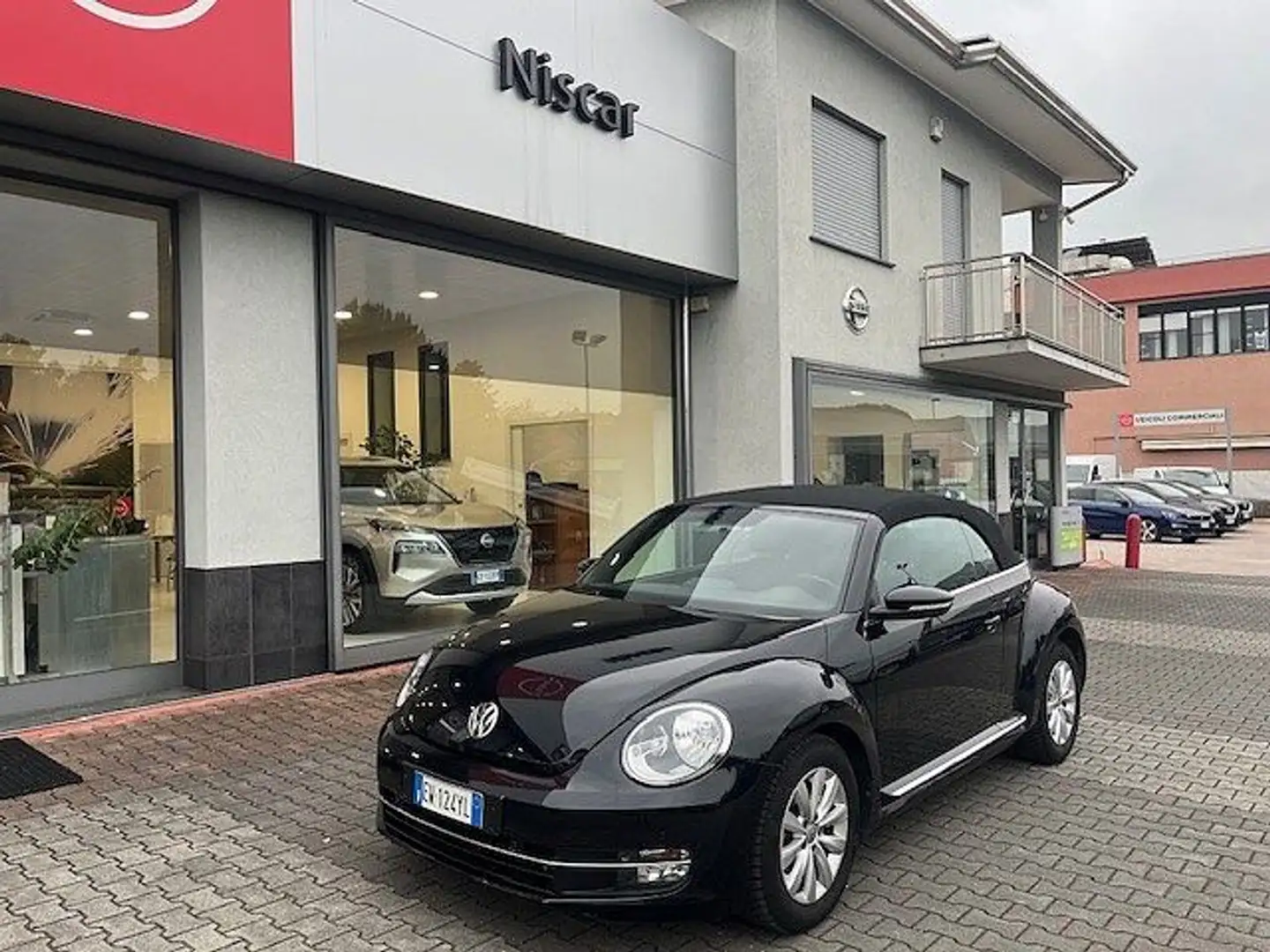 Volkswagen New Beetle Maggiolino Cabrio 1.6 TDI DSG Design Nero - 1
