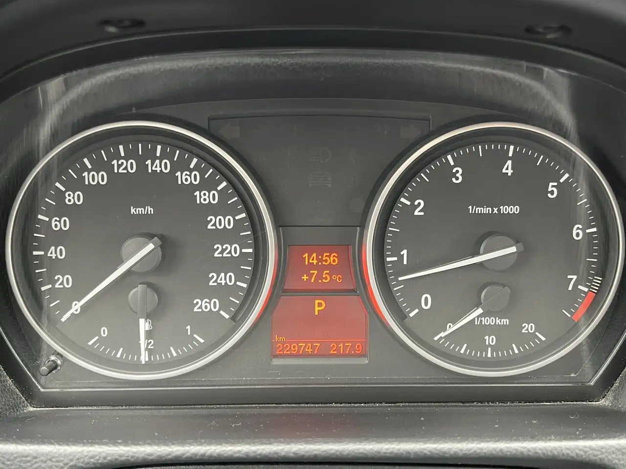 BMW 3 Series снимка BMW 3 Series