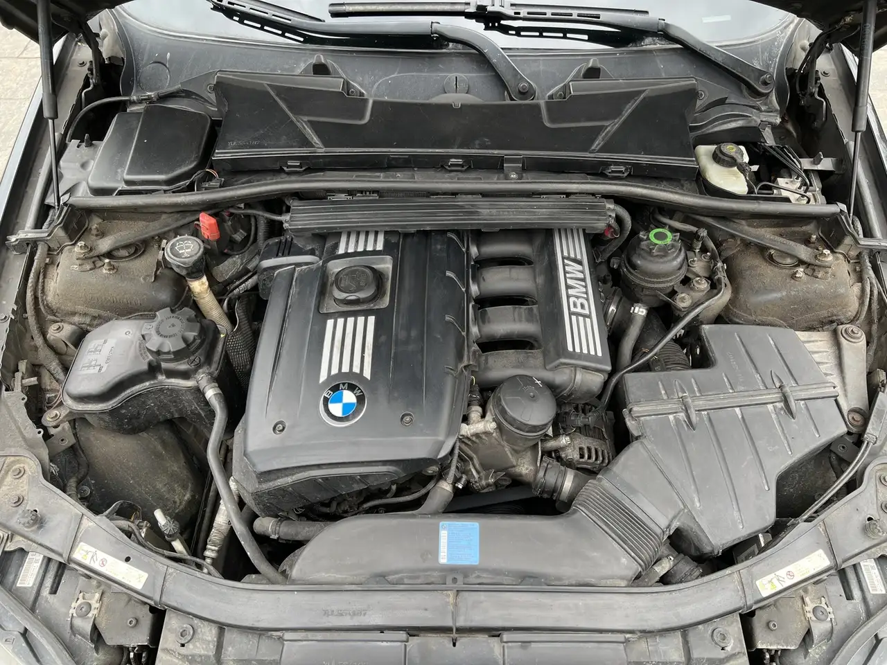 BMW 3 Series снимка BMW 3 Series