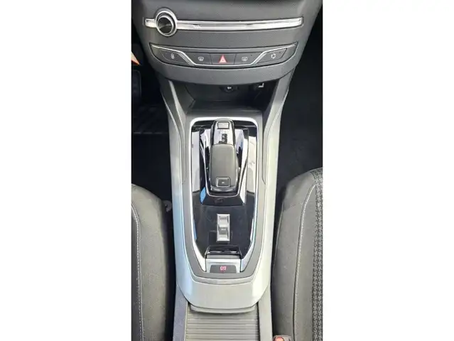 Peugeot 308 view 8