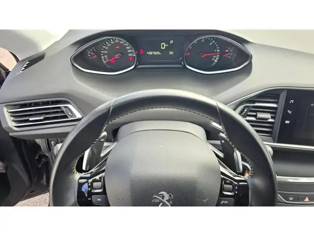 Peugeot 308 view 5