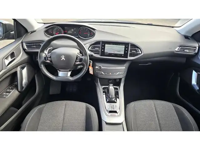 Peugeot 308 view 4