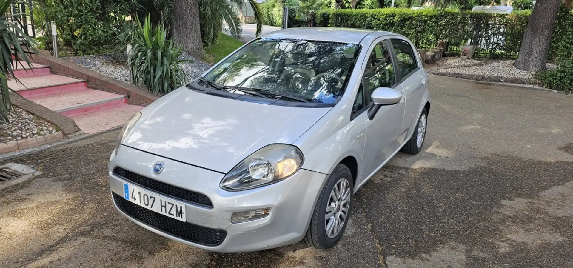 Fiat Punto 1.3Mjt Easy 70kW Gris - 1