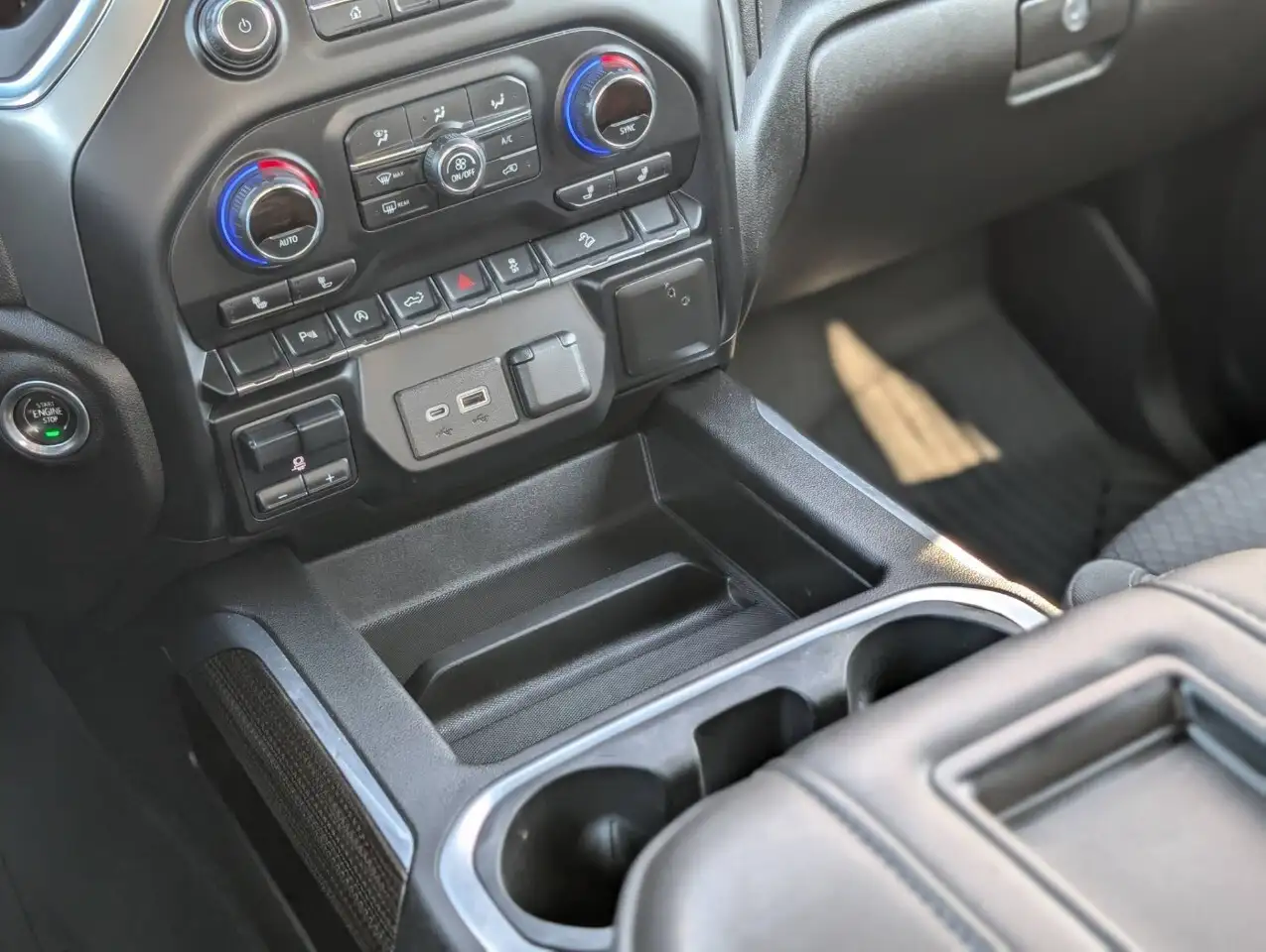 Chevrolet Silverado 1500 снимка Chevrolet Silverado 1500