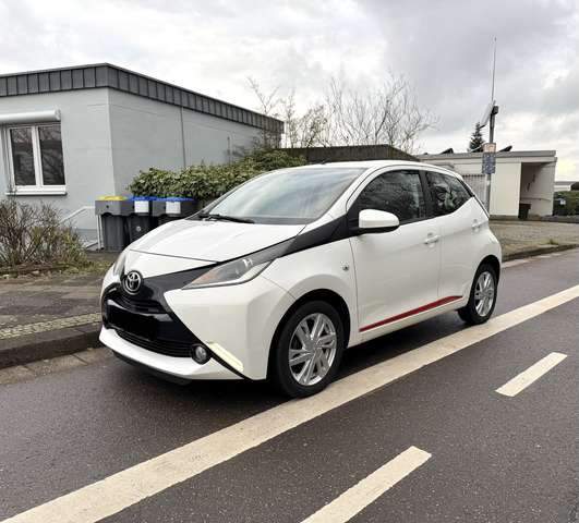 Imagine Toyota Aygo X Kamera 1. Hand