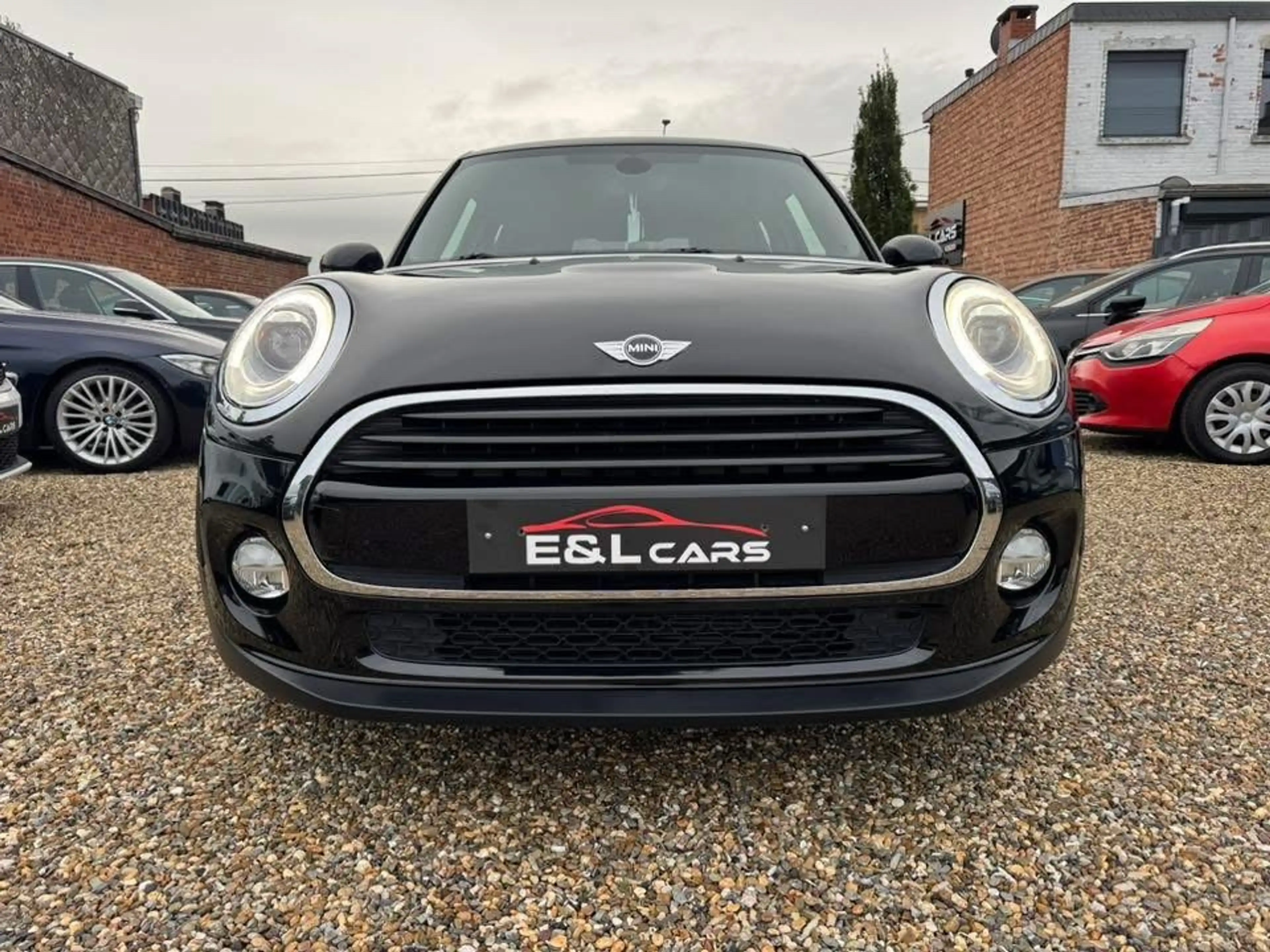 MINI Cooper D Mini 1.5 DA Cooper **12 mois de garantie** — photo 2