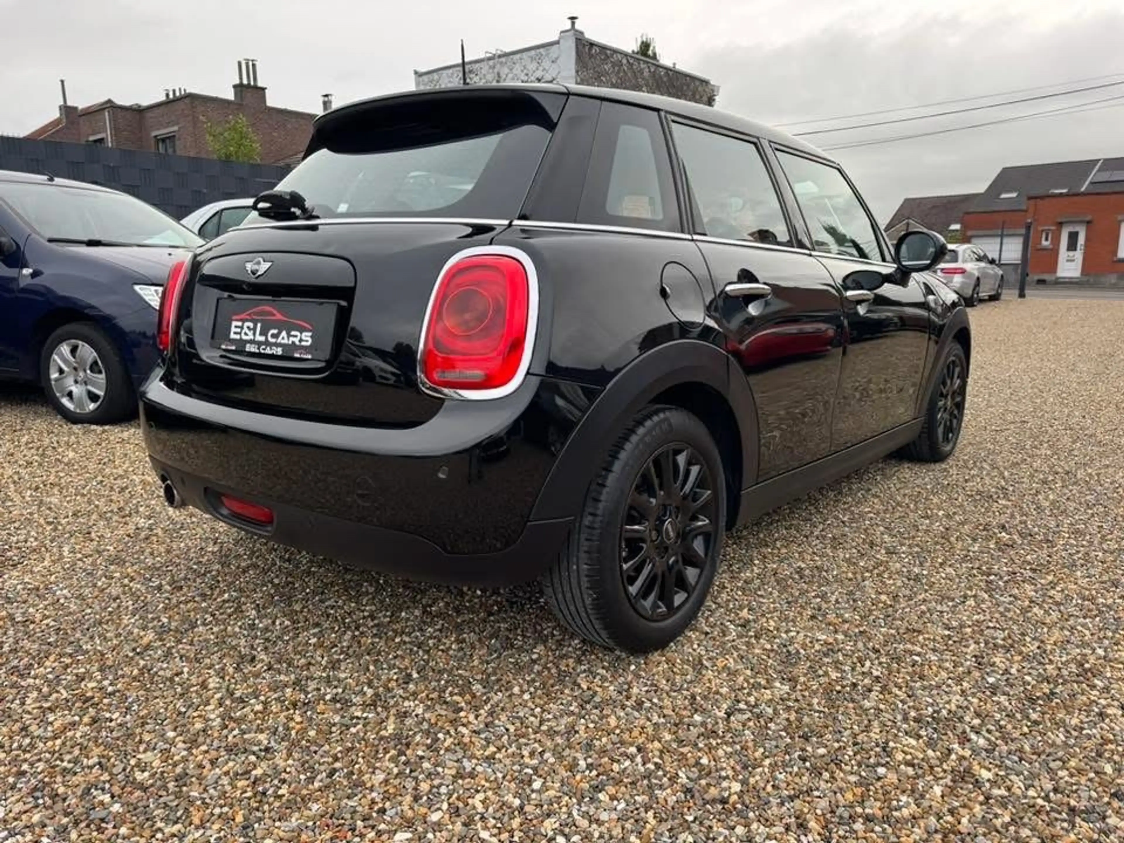 MINI Cooper D Mini 1.5 DA Cooper **12 mois de garantie** — photo 4