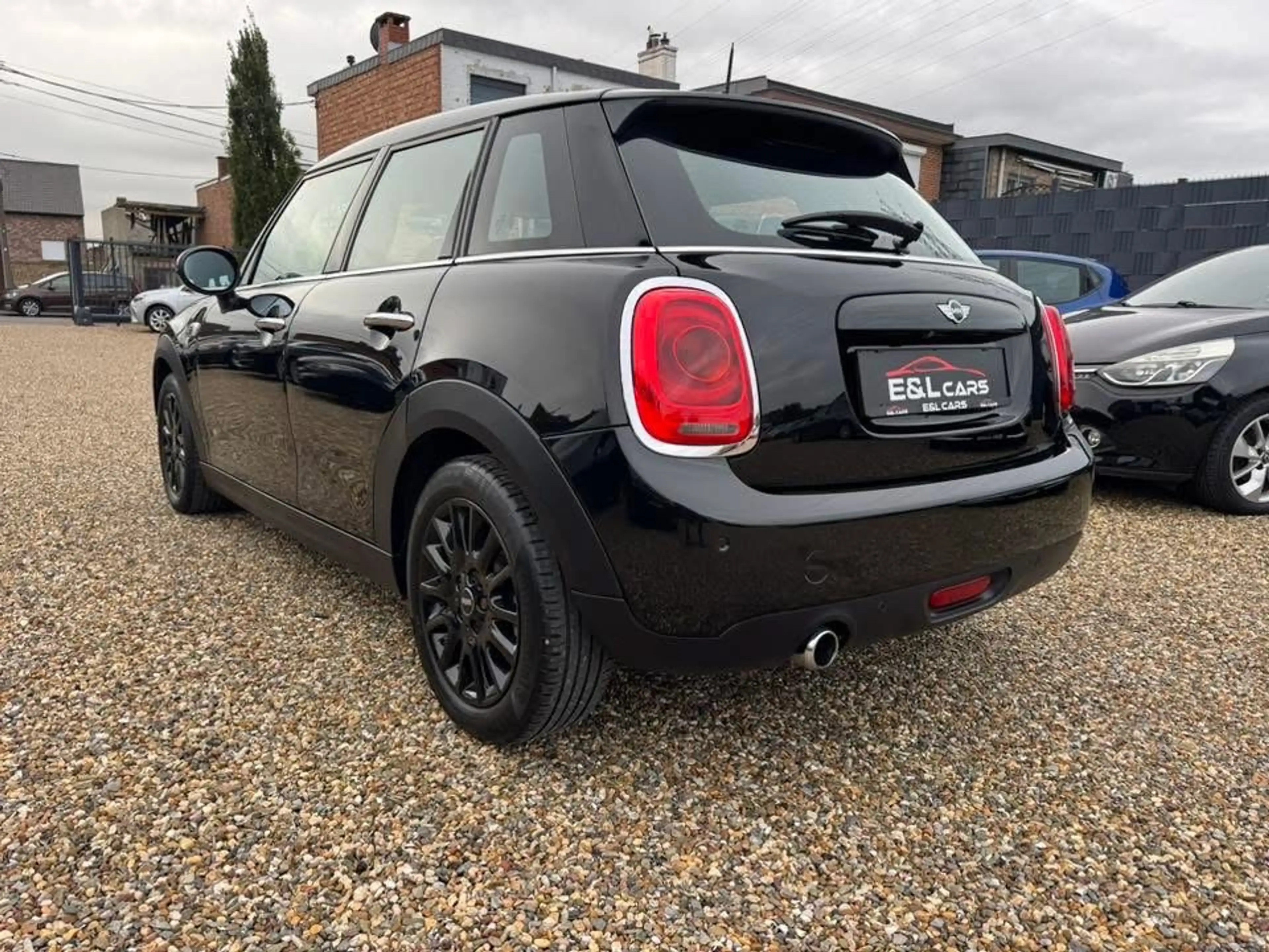 MINI Cooper D Mini 1.5 DA Cooper **12 mois de garantie** — photo 6
