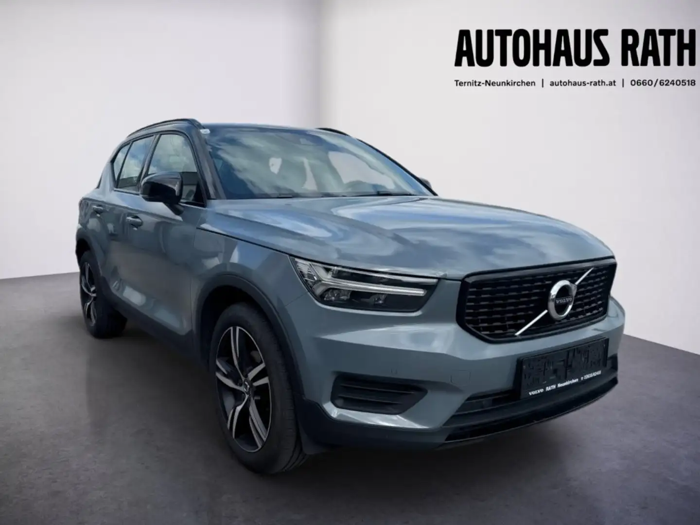 Volvo XC40 T3 R-Design Grijs - 2