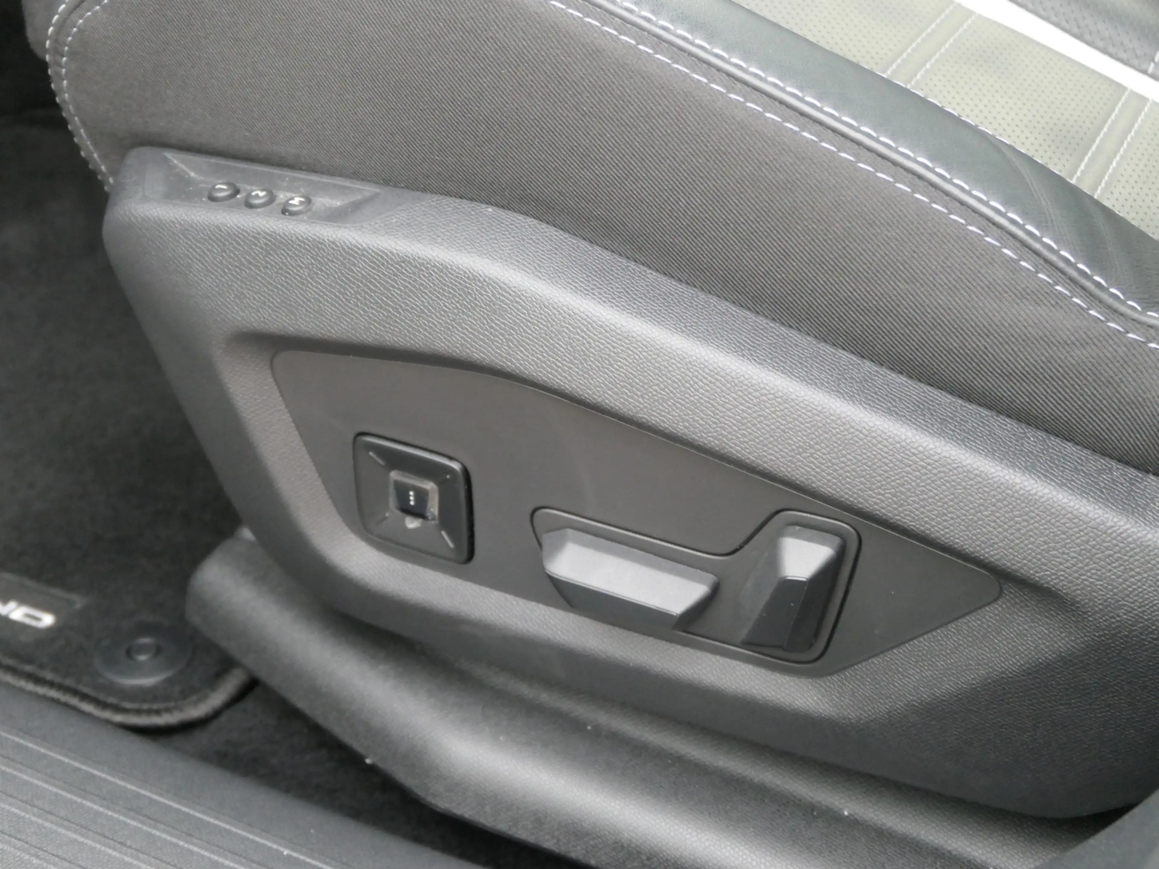 Opel Grandland Electric Ultimate AWD 73 kWh | Premium leder | War — photo 18