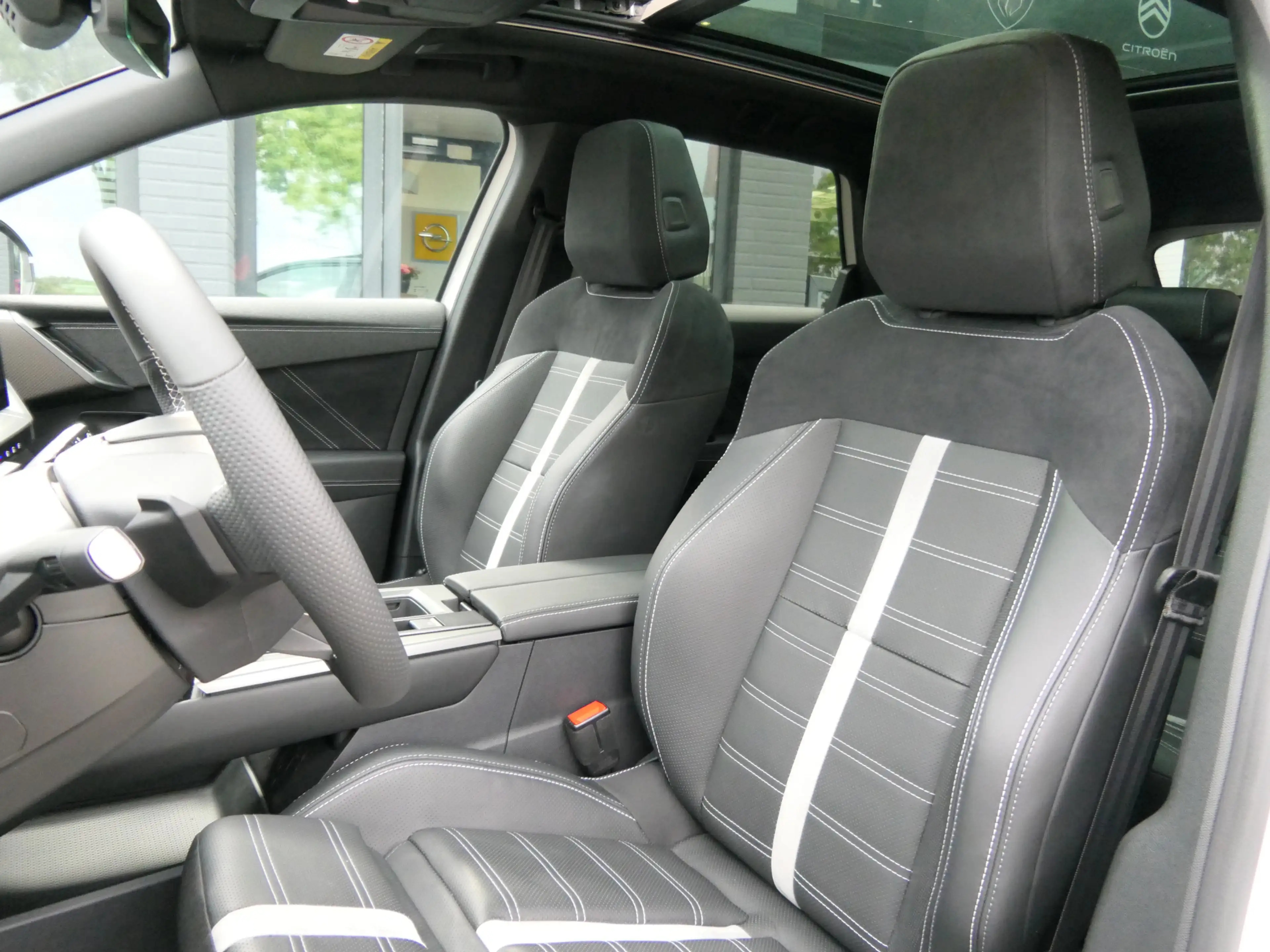 Opel Grandland Electric Ultimate AWD 73 kWh | Premium leder | War — photo 4