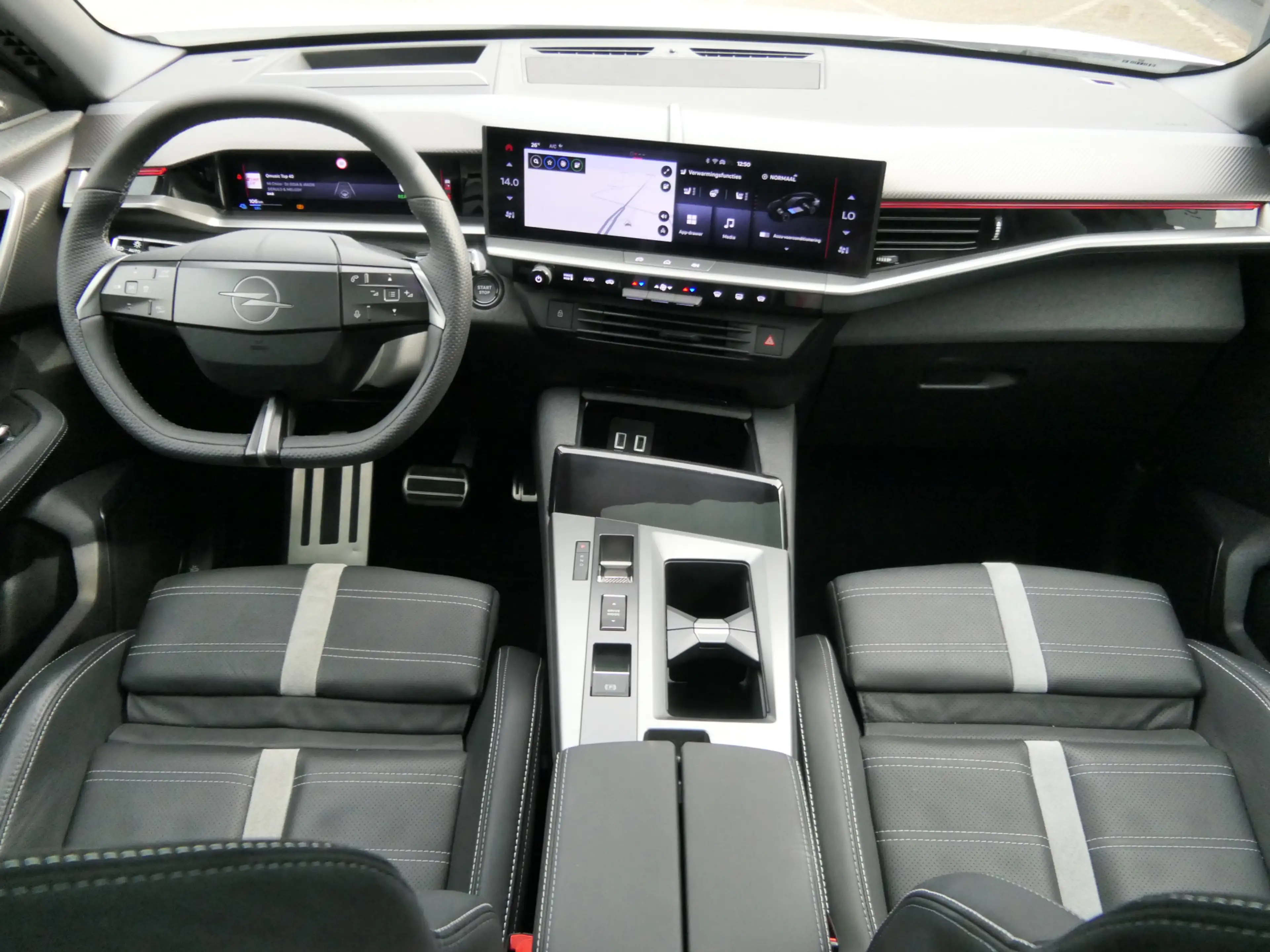 Opel Grandland Electric Ultimate AWD 73 kWh | Premium leder | War — photo 23