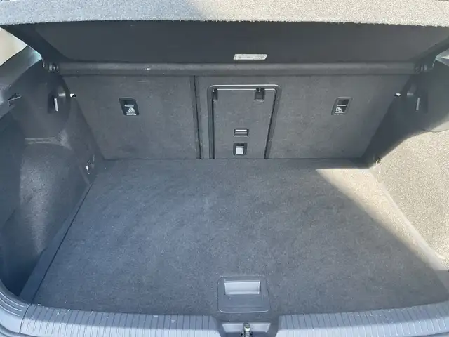 Volkswagen Golf view 11