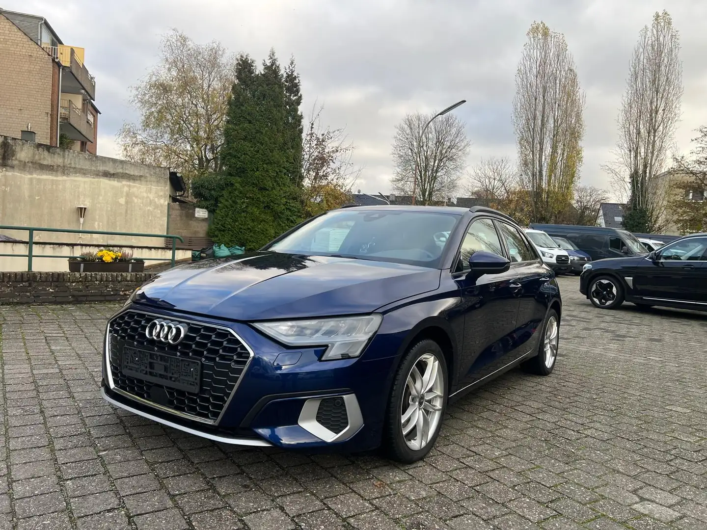 Audi A3 30 TFSI Sportback advanced S-tronic Bleu - 2