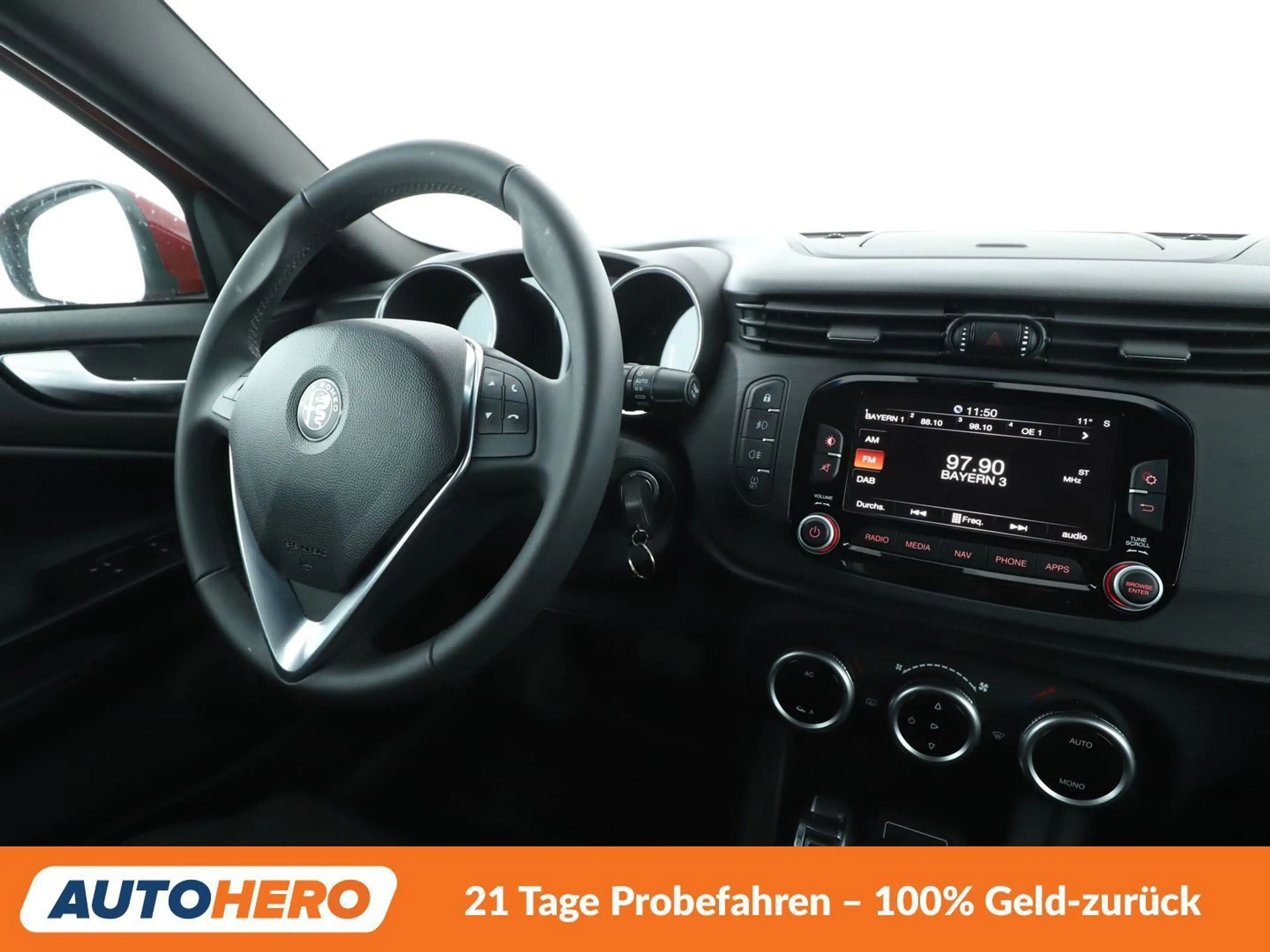 Alfa Romeo Giulietta 2.0 JTDM Super*NAVI*XENON*TEMPO*PDC*SHZ* — photo 13