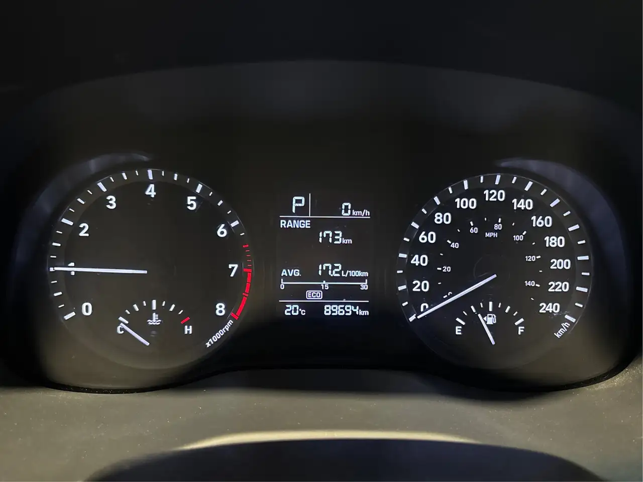 Hyundai KONA снимка Hyundai KONA