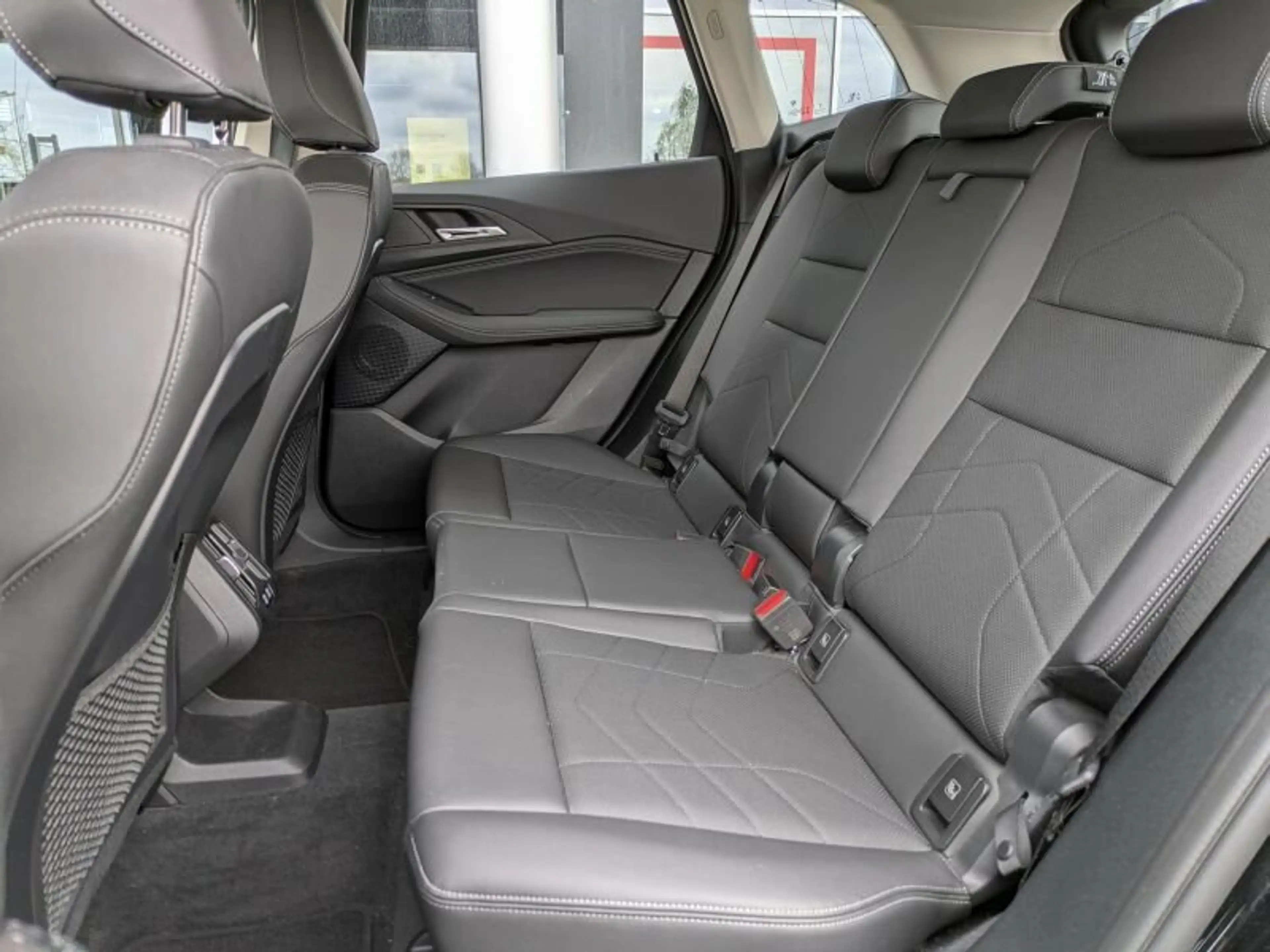 BMW 223 d xDrive Active Tourer — photo 7