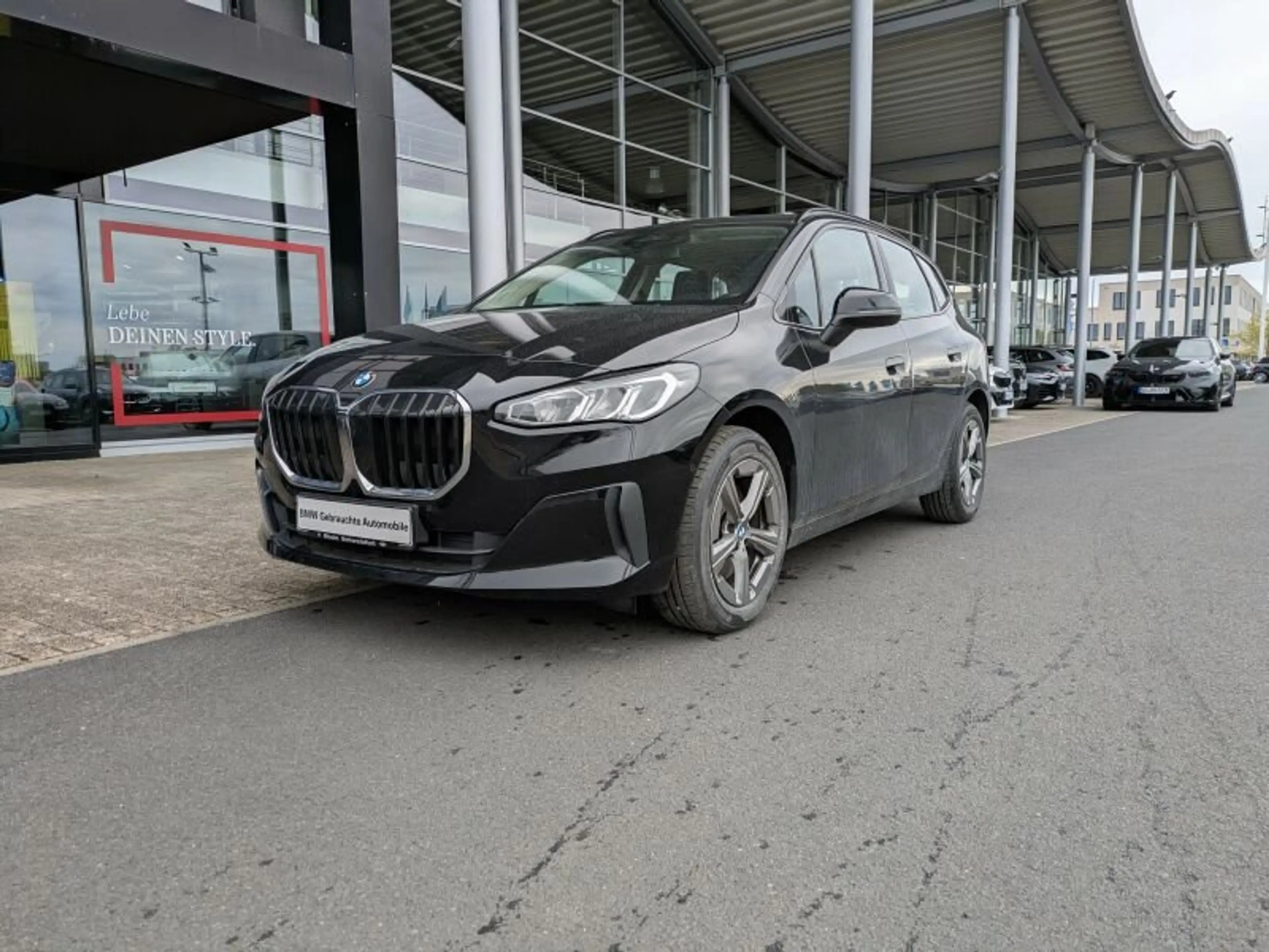 BMW 223 d xDrive Active Tourer — photo 2