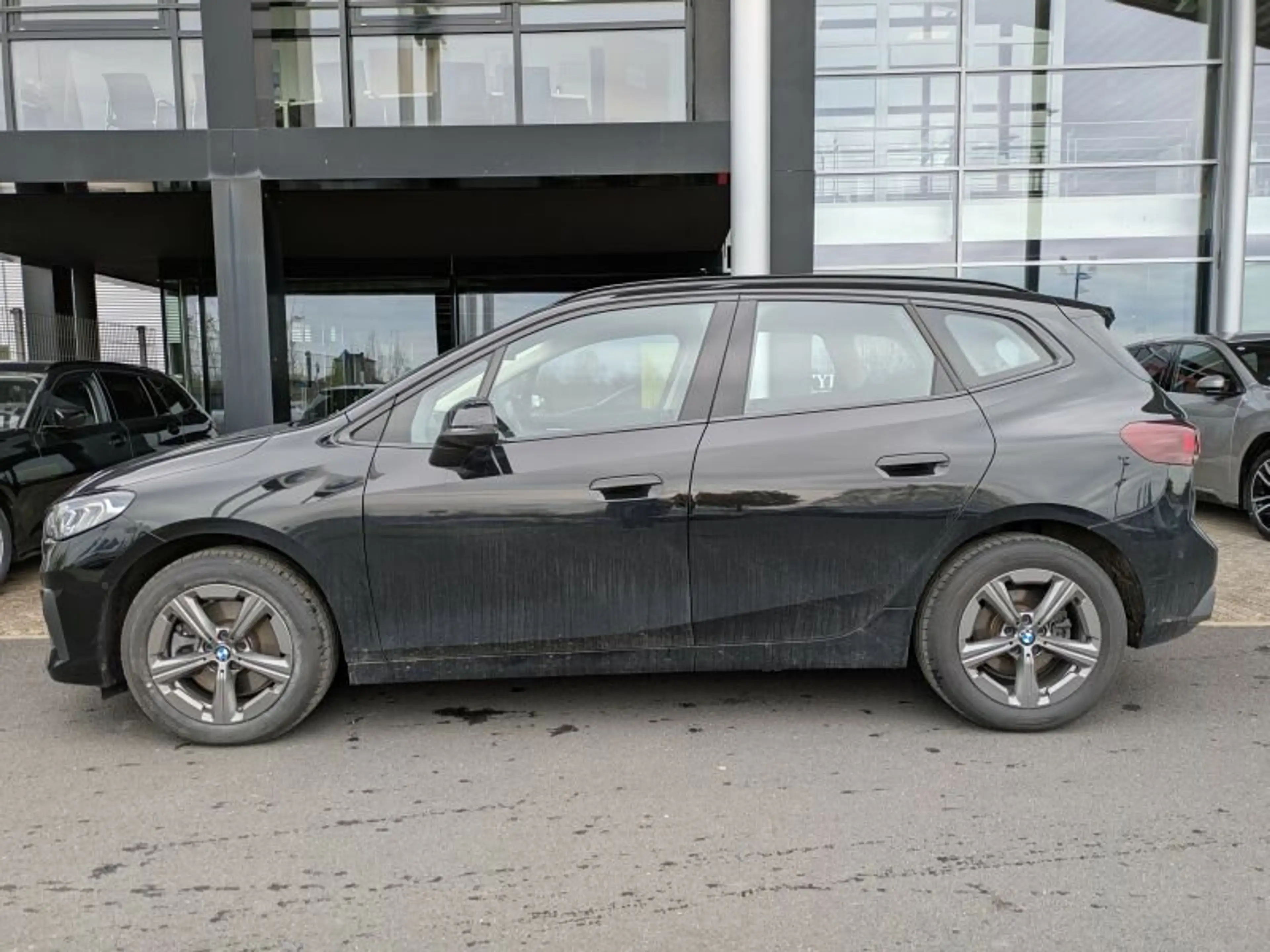 BMW 223 d xDrive Active Tourer — photo 3