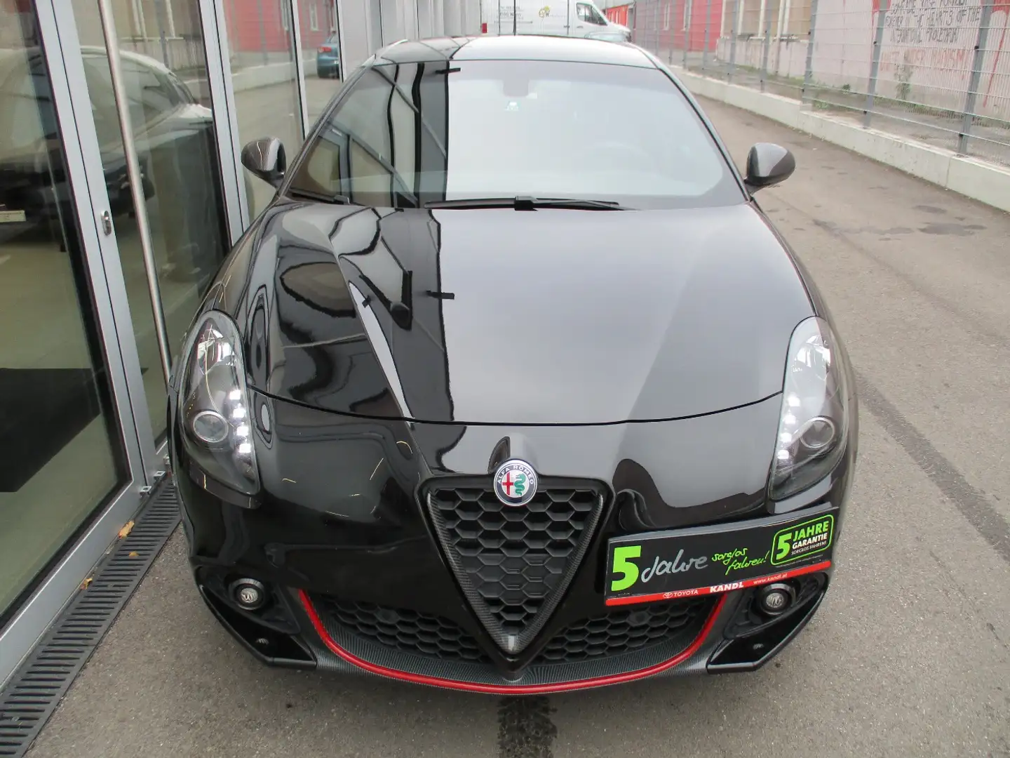 Alfa Romeo Giulietta Super 1.4 TB MultiAir TCT Schwarz - 2