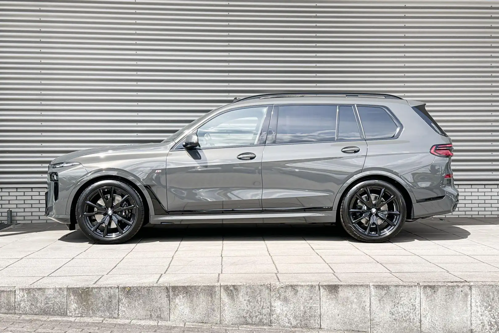 BMW X7 xDrive40i | M Sport Pro | Innovation Pack | Comfor Gris - 2