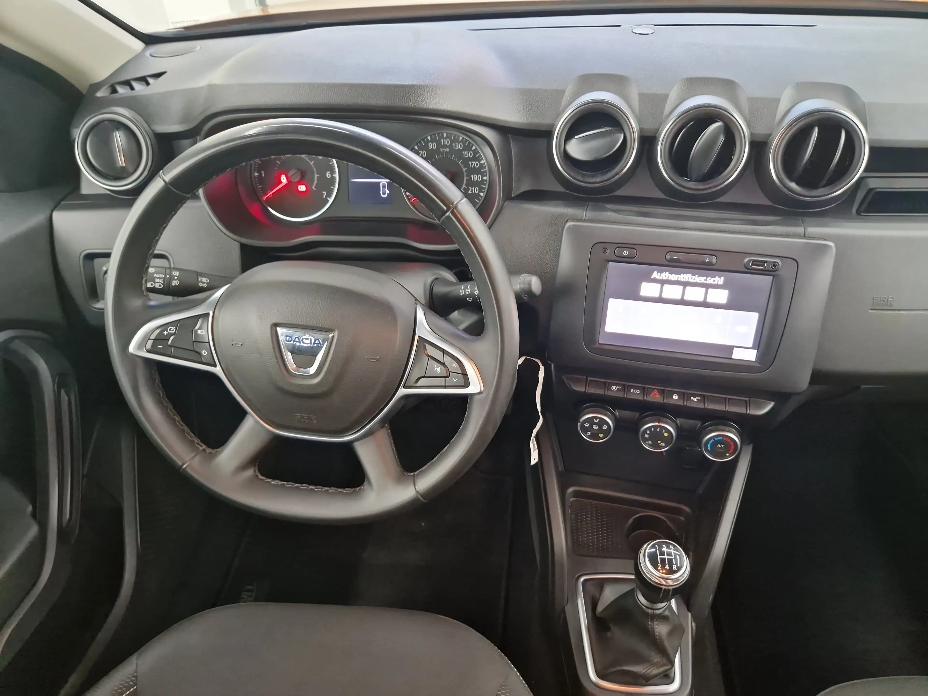Dacia Duster 1.0 TCe 100 LPG Comfort 2WD — photo 15