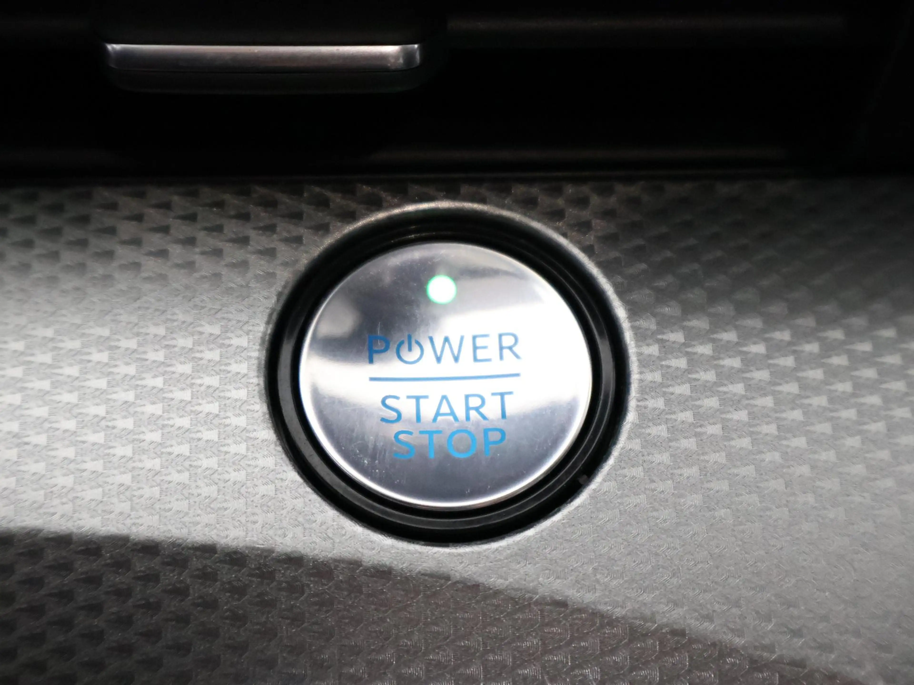 Ford Mustang Mach-E RWD 75 kWh SOH 94% GARANTIE 2031* APPLE CARPLAY / — photo 22